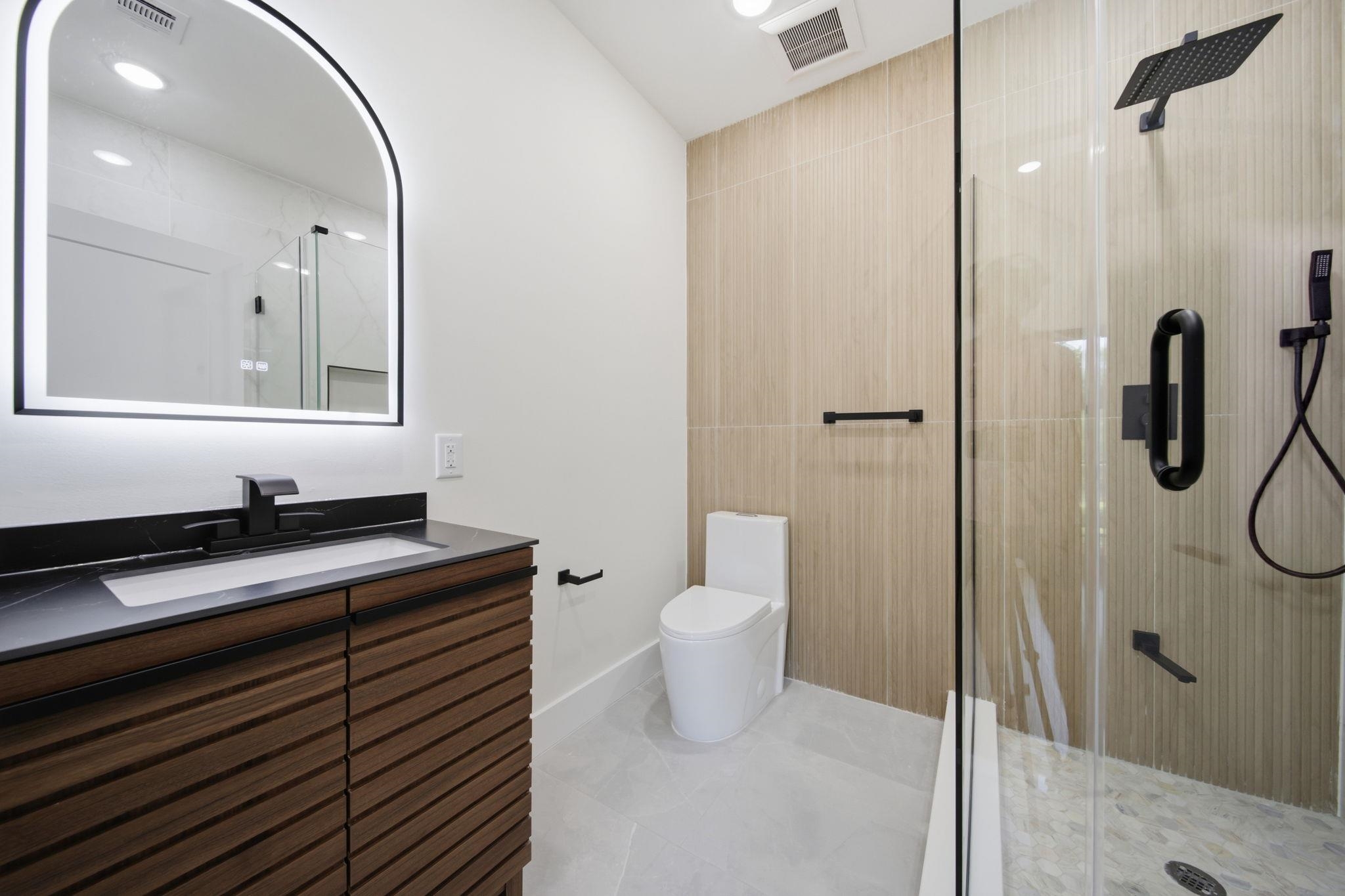 892 SUMMIT AVE #3