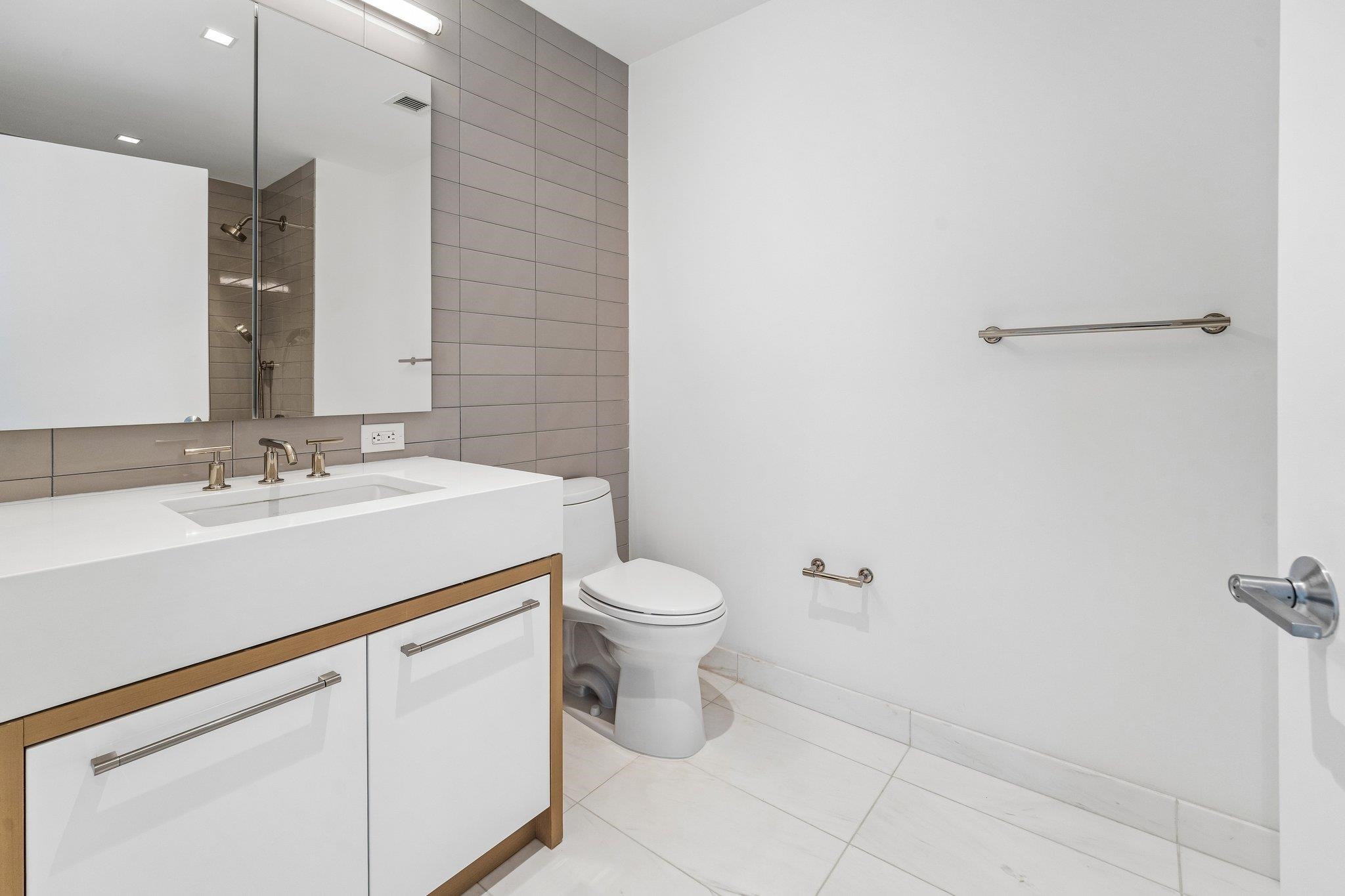 75 PARK LANE SOUTH #3202