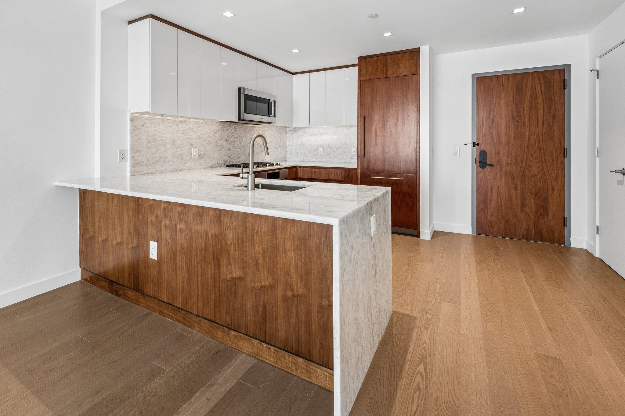 75 PARK LANE SOUTH #3202