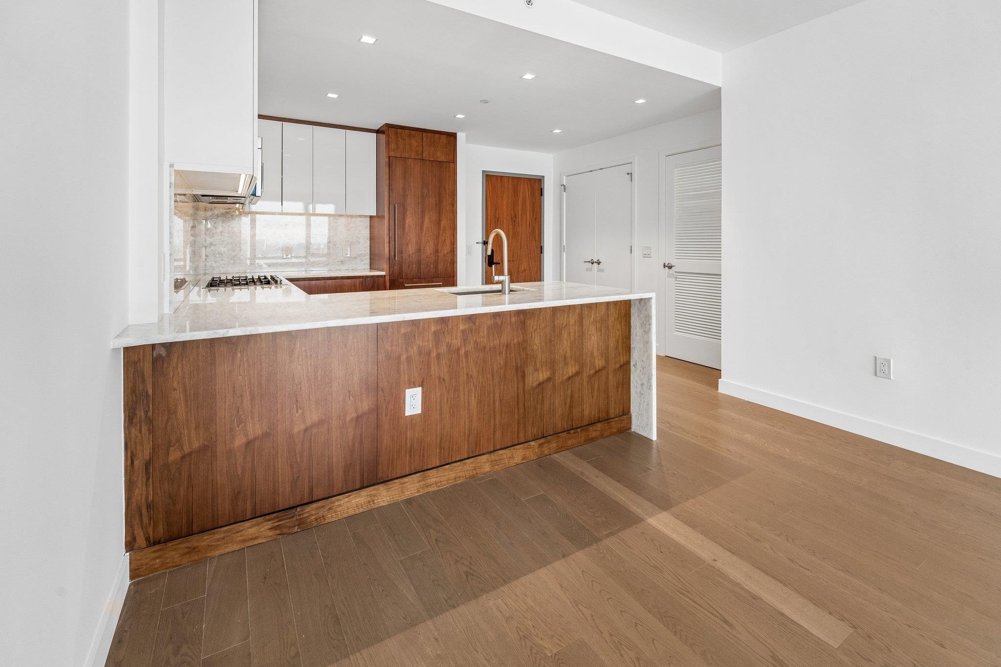 75 PARK LANE SOUTH #3202