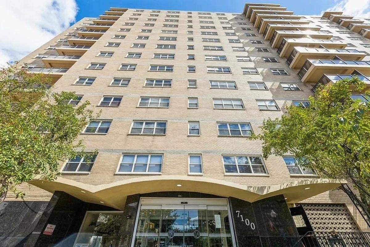 7100 BLVD EAST - Photo 3