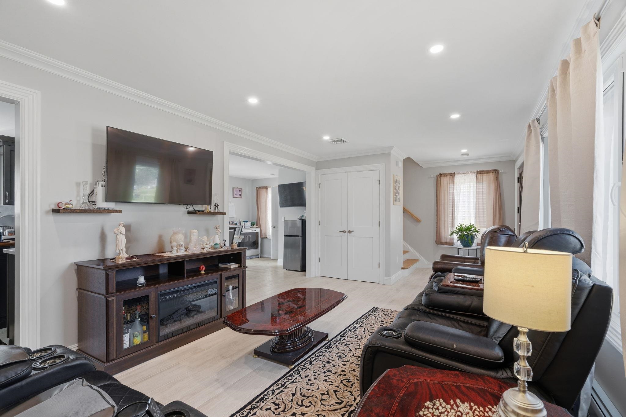 170 MOUNT PLEASANT AVE - Photo 5