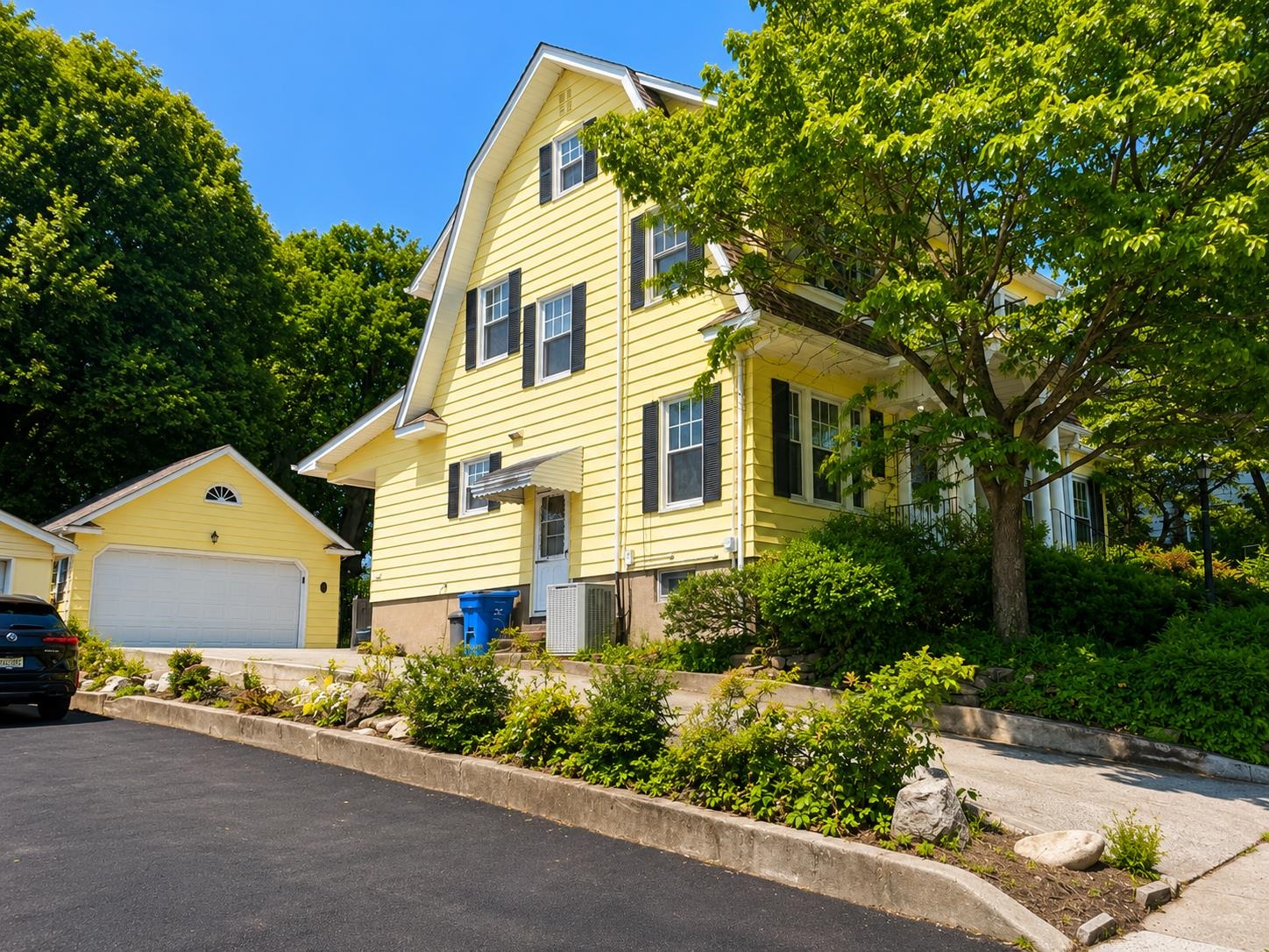 180 GEORGE ST - Photo 2
