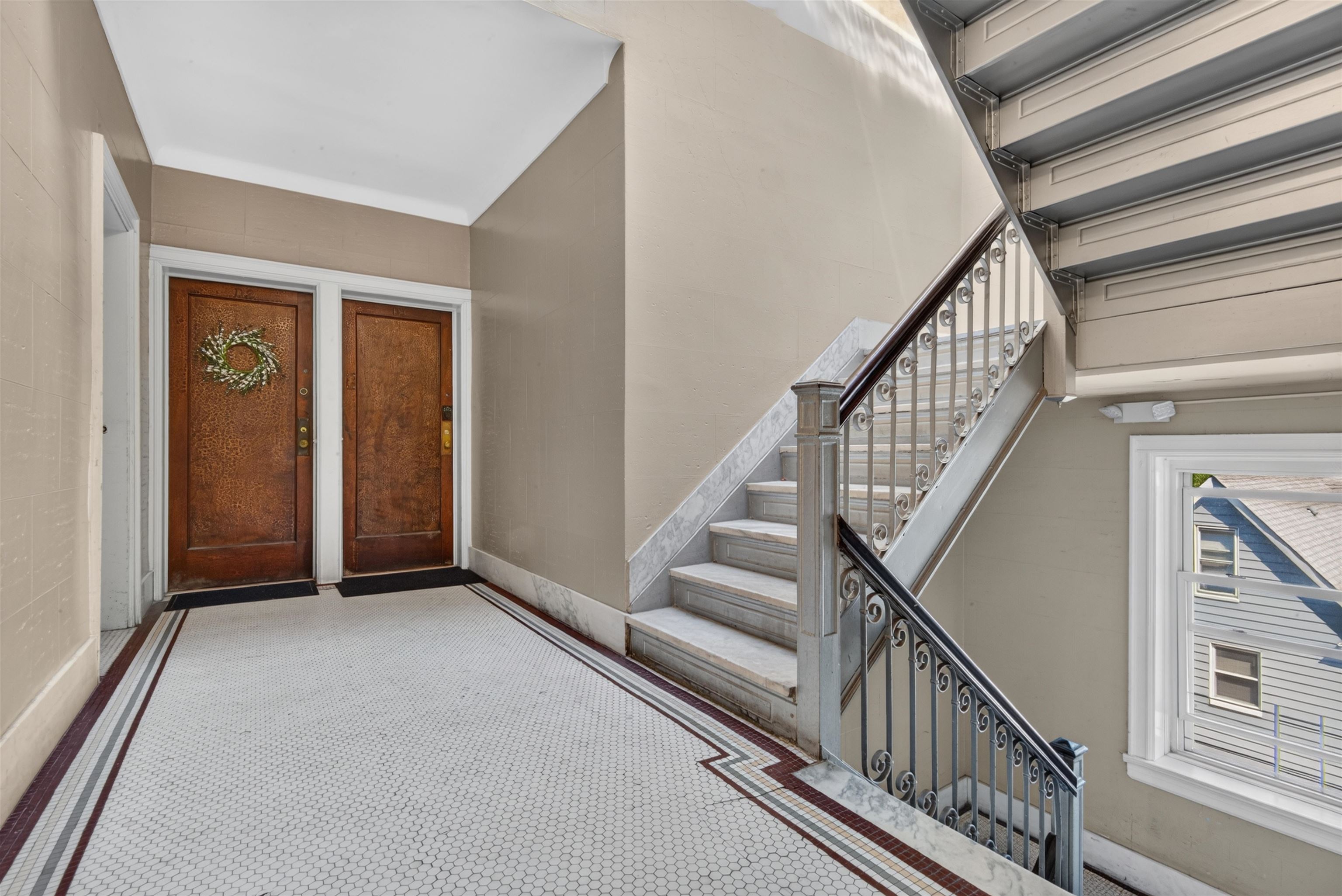 122 WEST 39TH ST #D2
