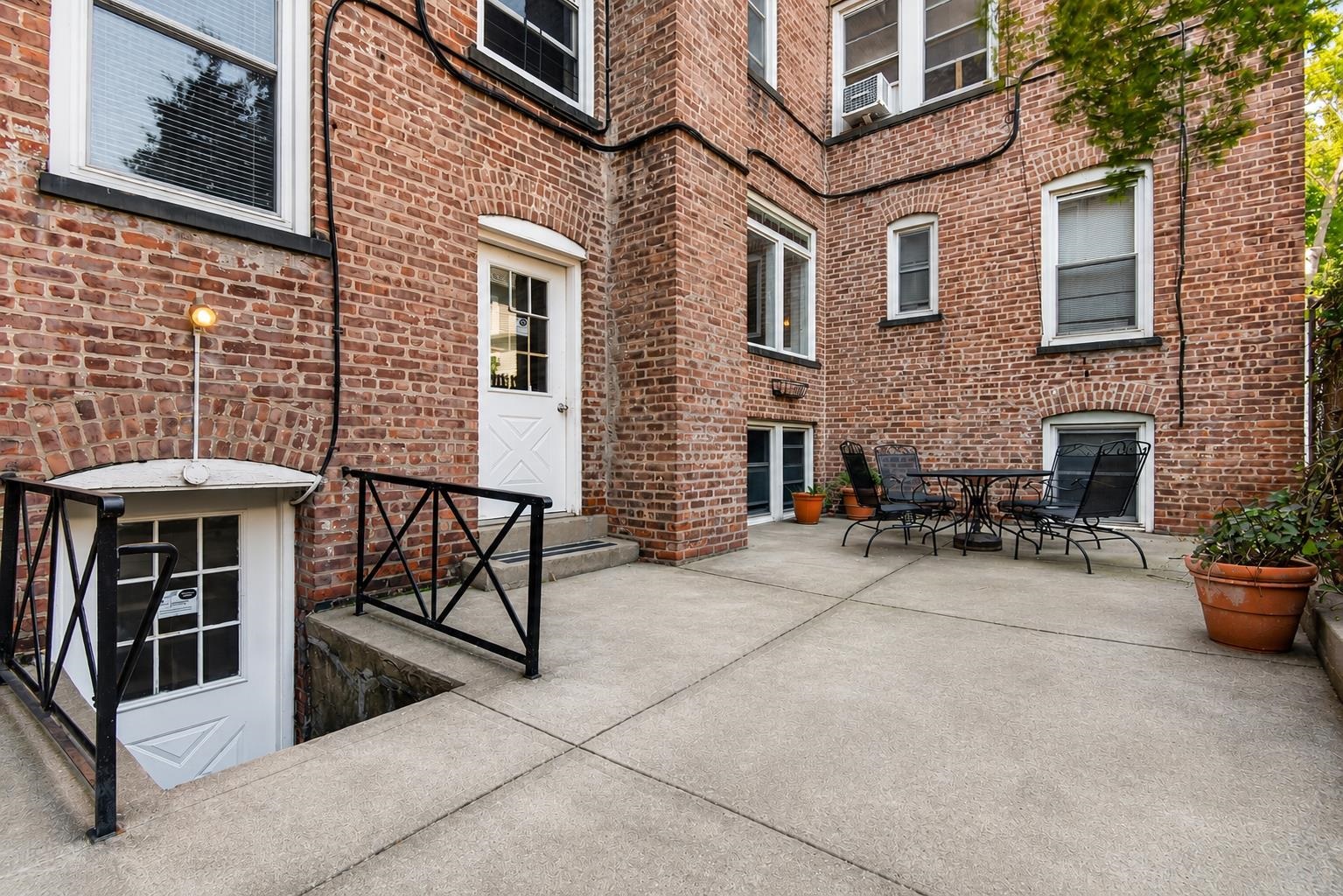 122 WEST 39TH ST #D2
