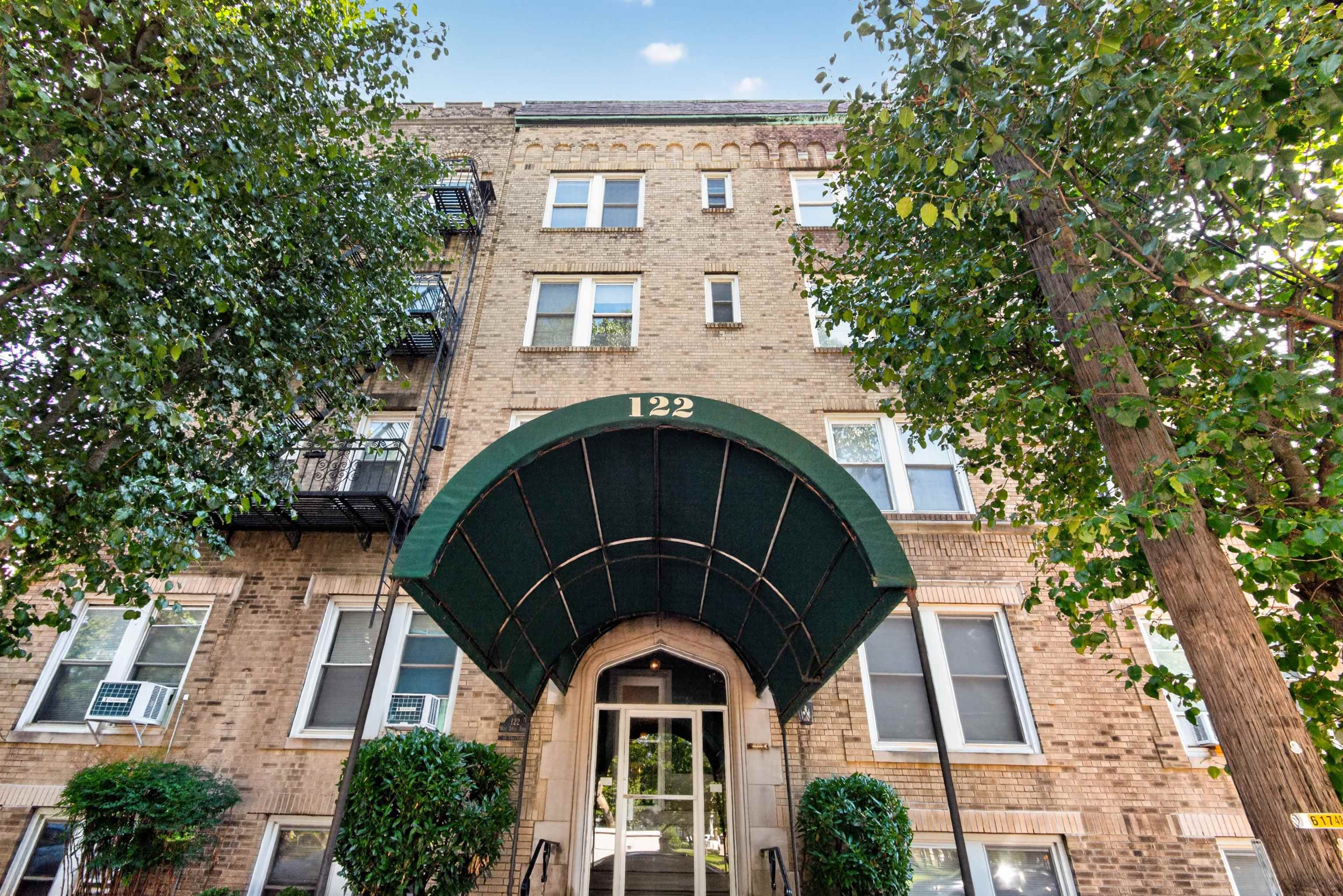 122 WEST 39TH ST #D2