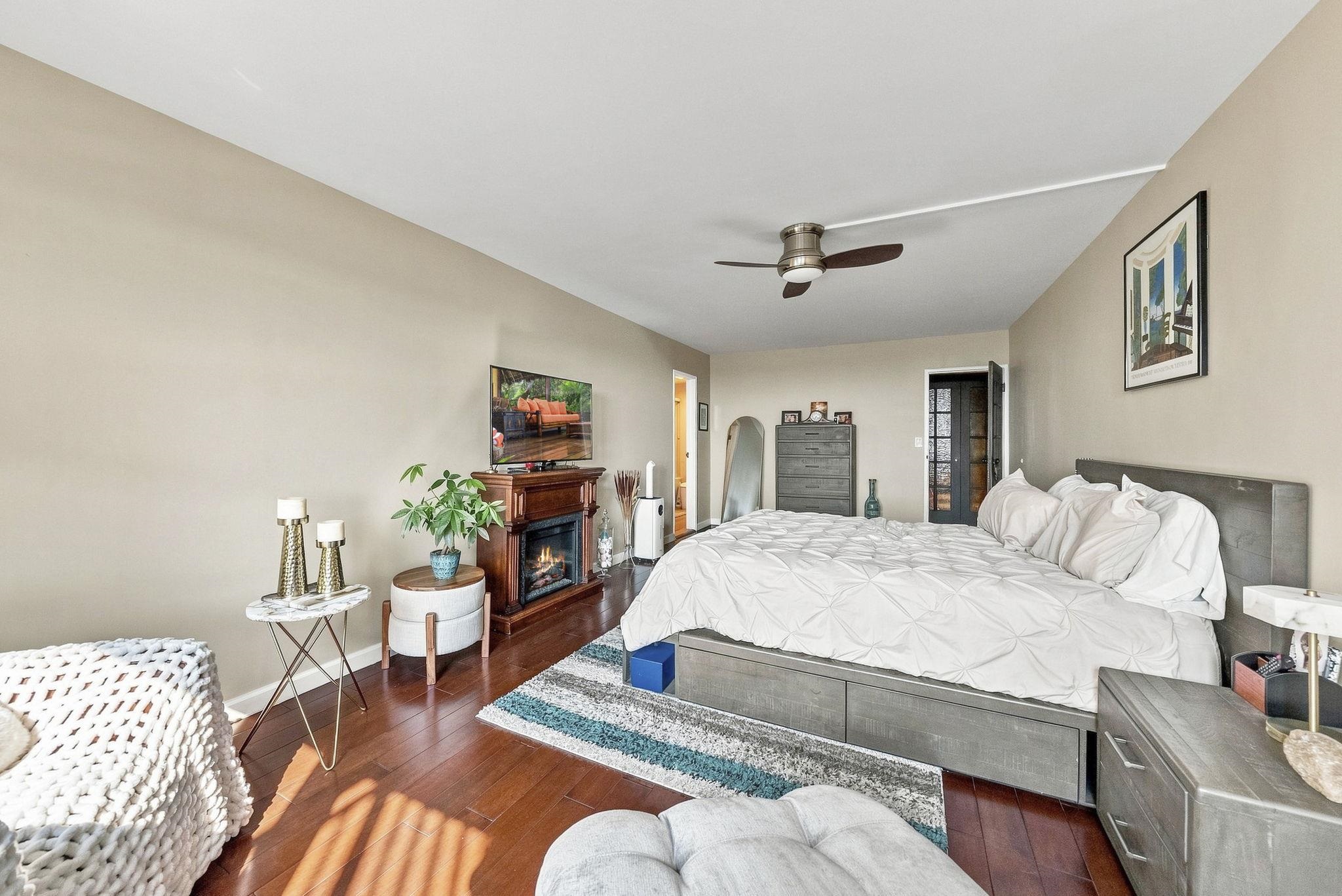 7855 BLVD EAST #20F