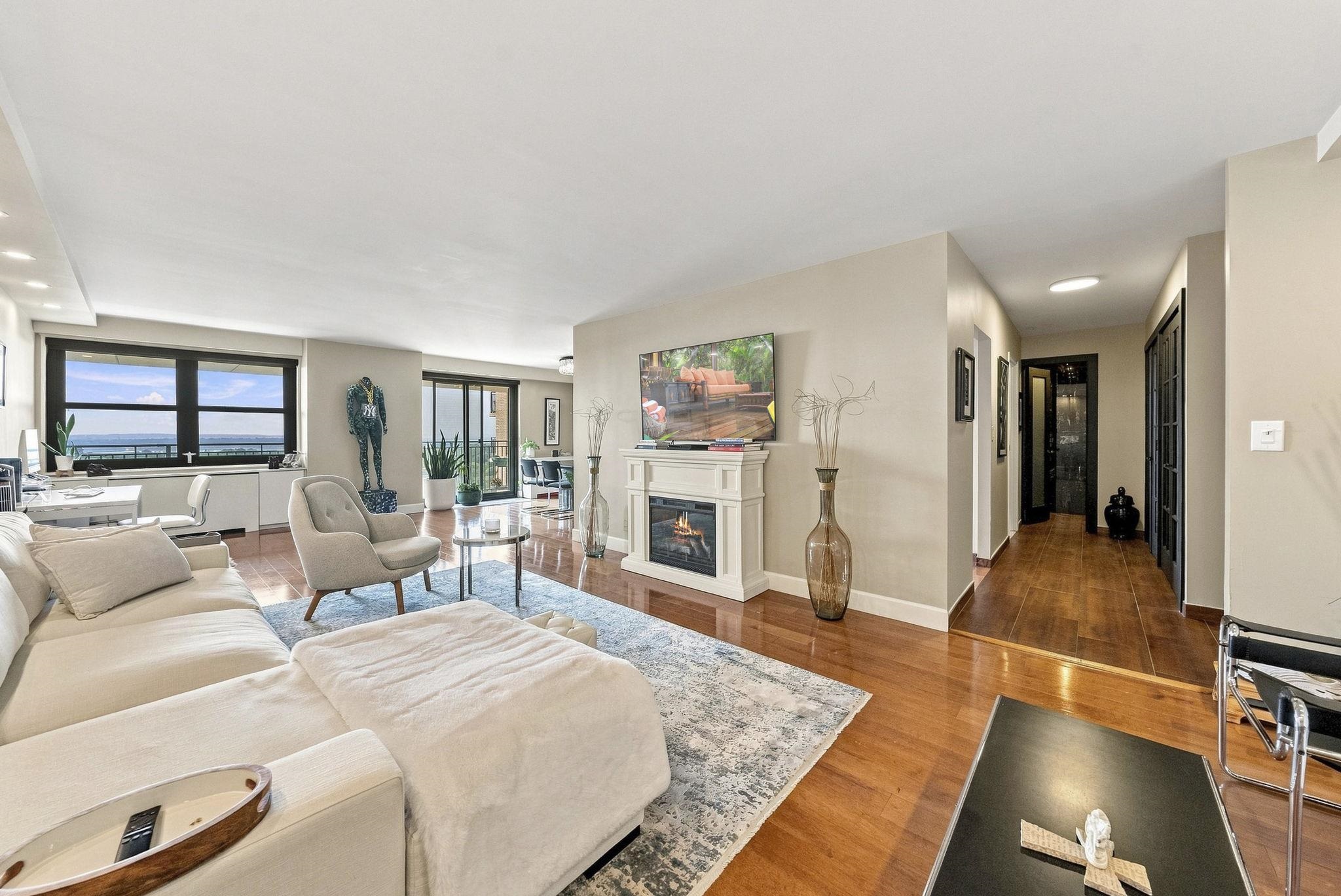 7855 BLVD EAST #20F