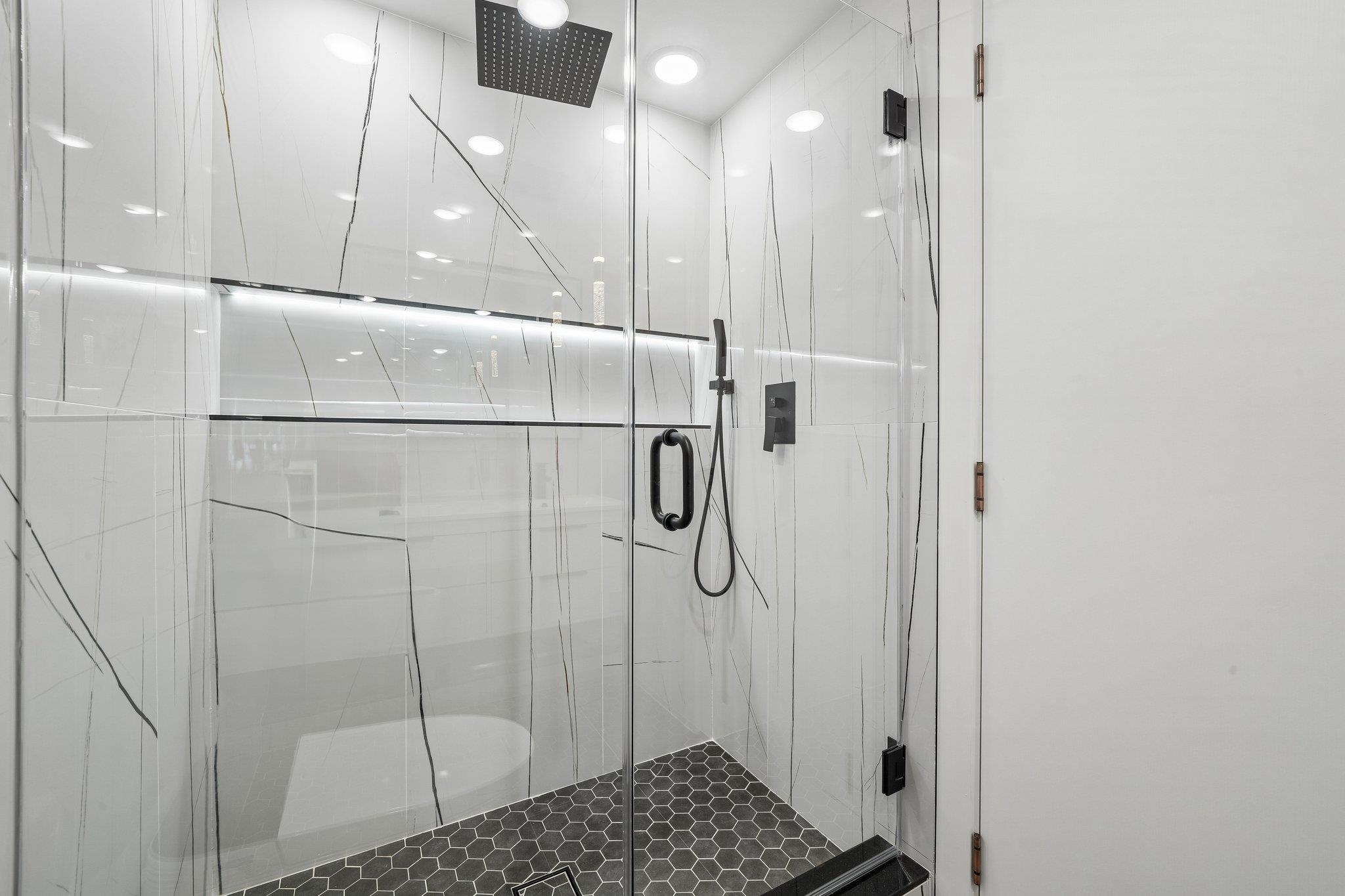 33 BLEECKER ST #1