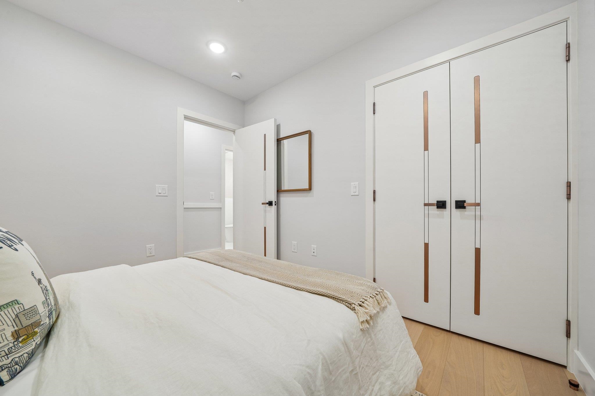 33 BLEECKER ST #1