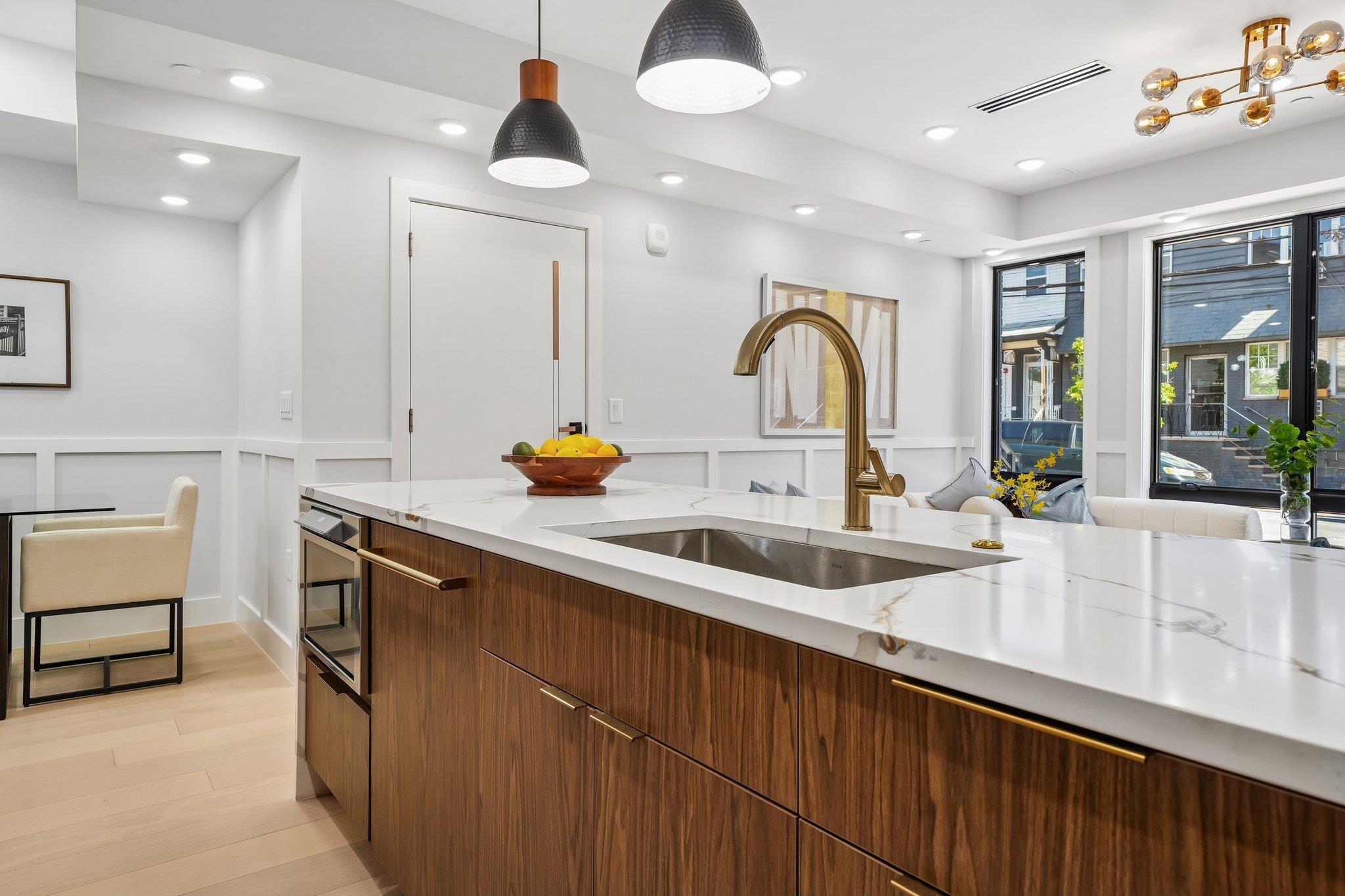 33 BLEECKER ST #1