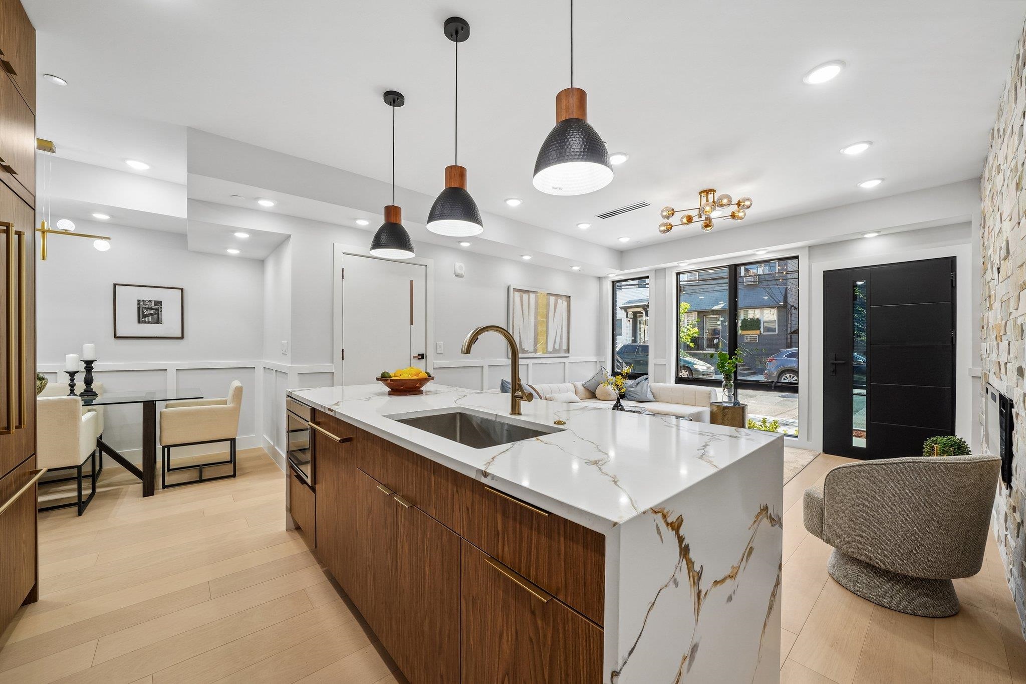 33 BLEECKER ST #1