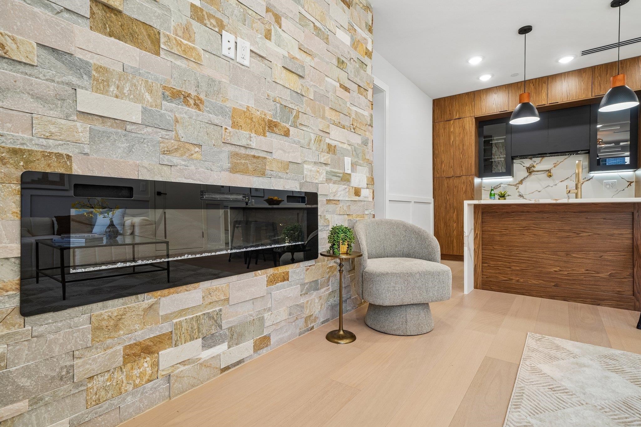 33 BLEECKER ST #1