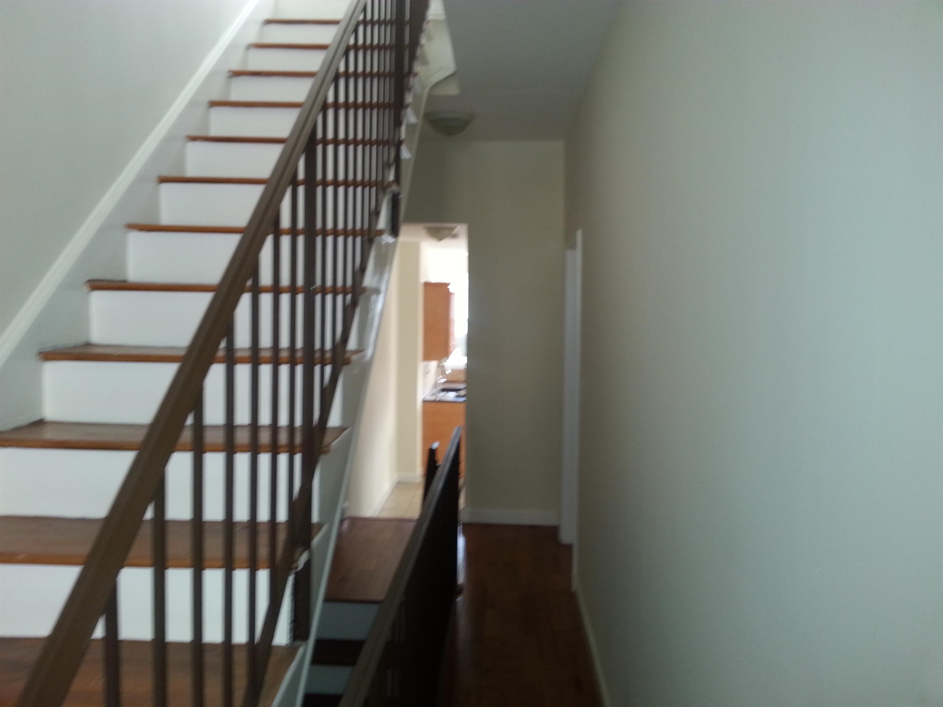 479 BERGEN AVE - Photo 4