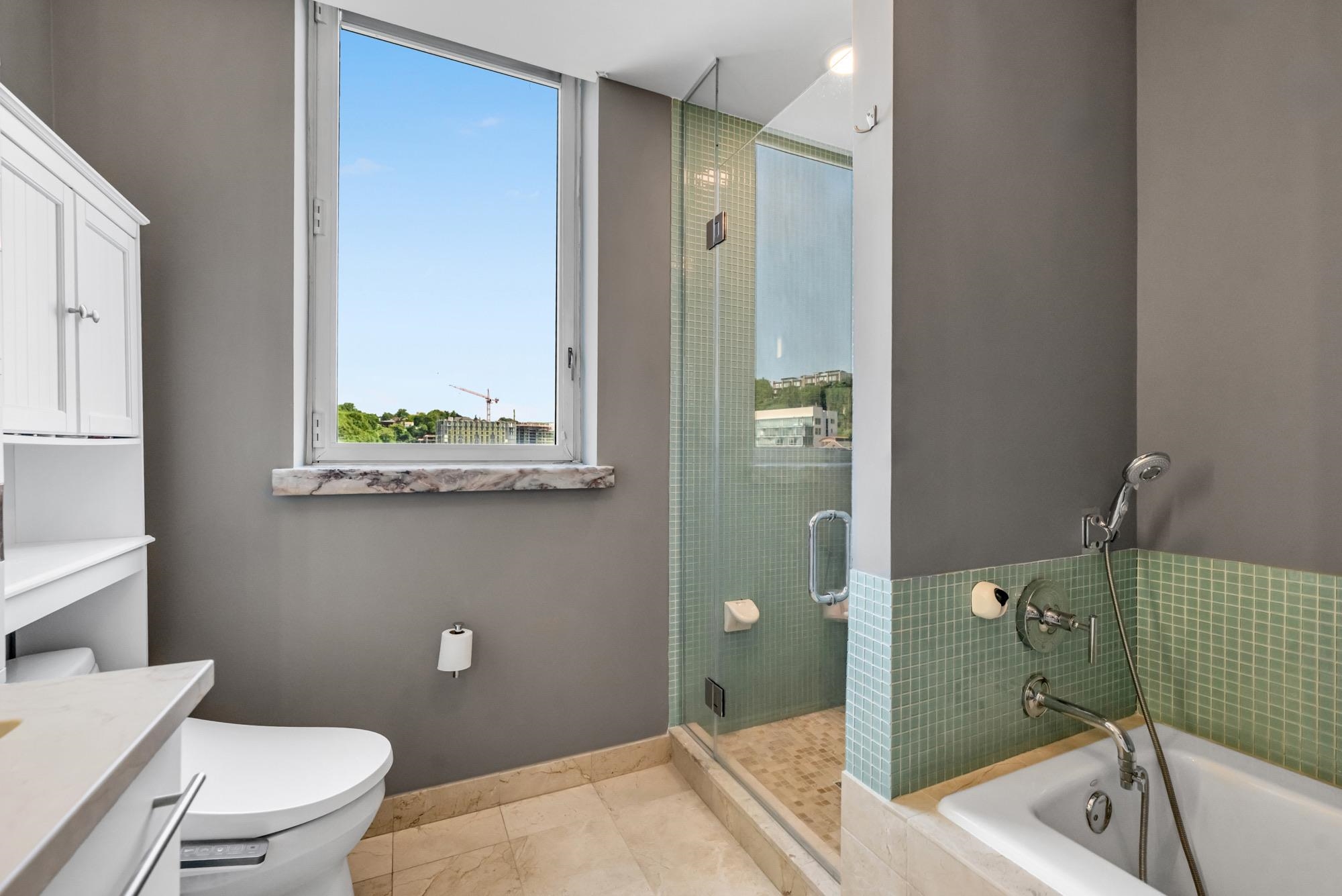 916 HUDSON PARK