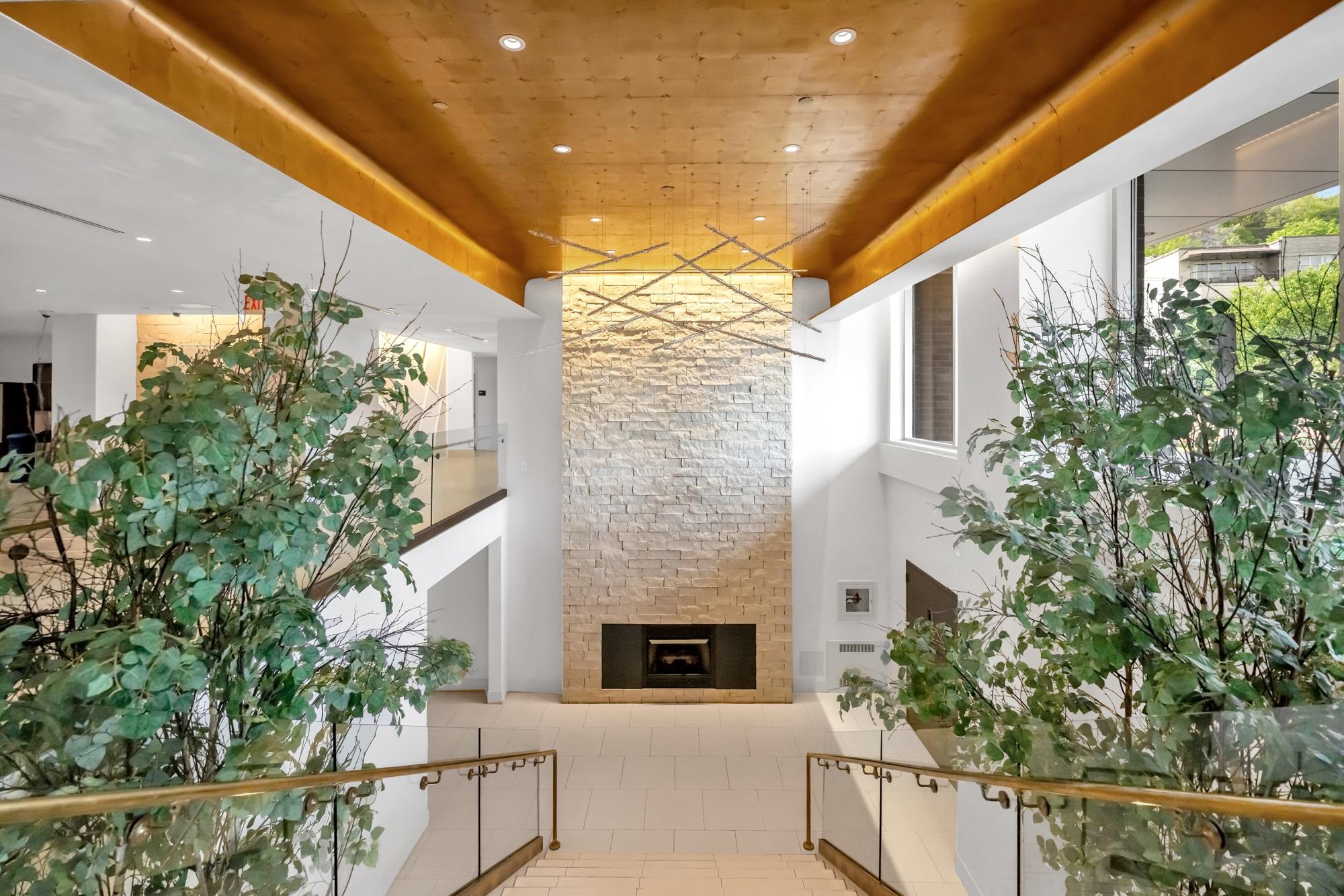 916 HUDSON PARK
