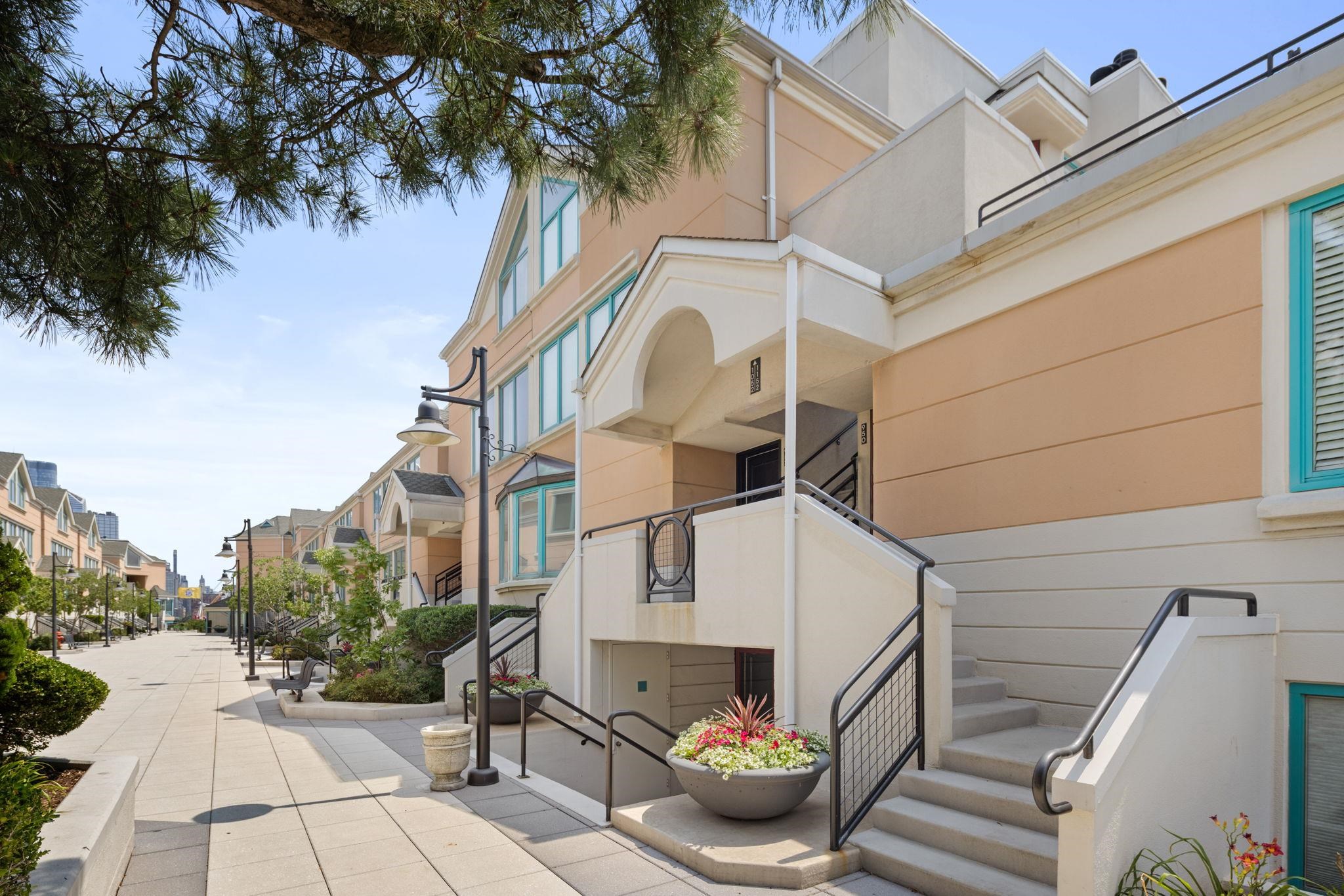 600 HARBOR BLVD #952