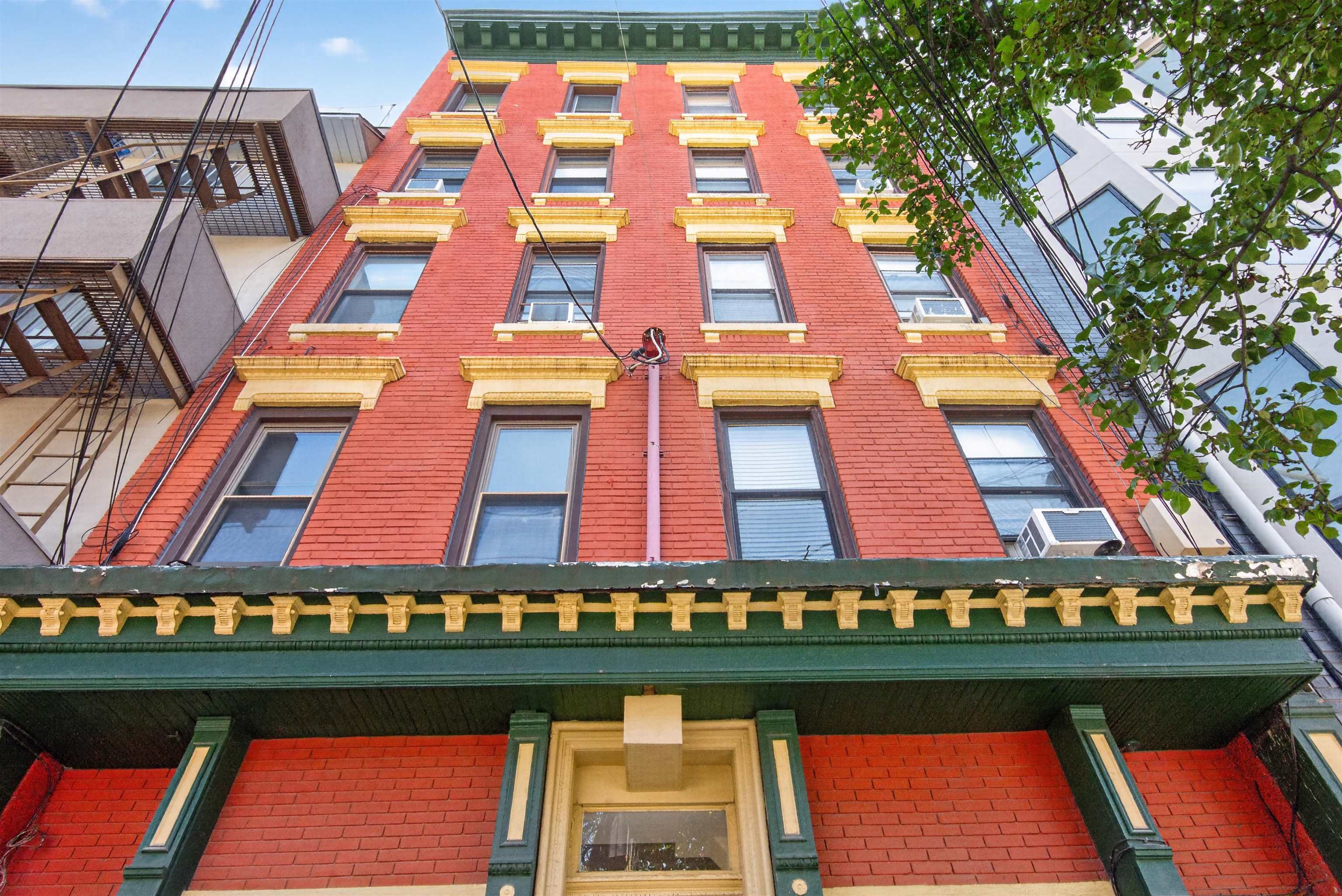 417 ADAMS ST #3L