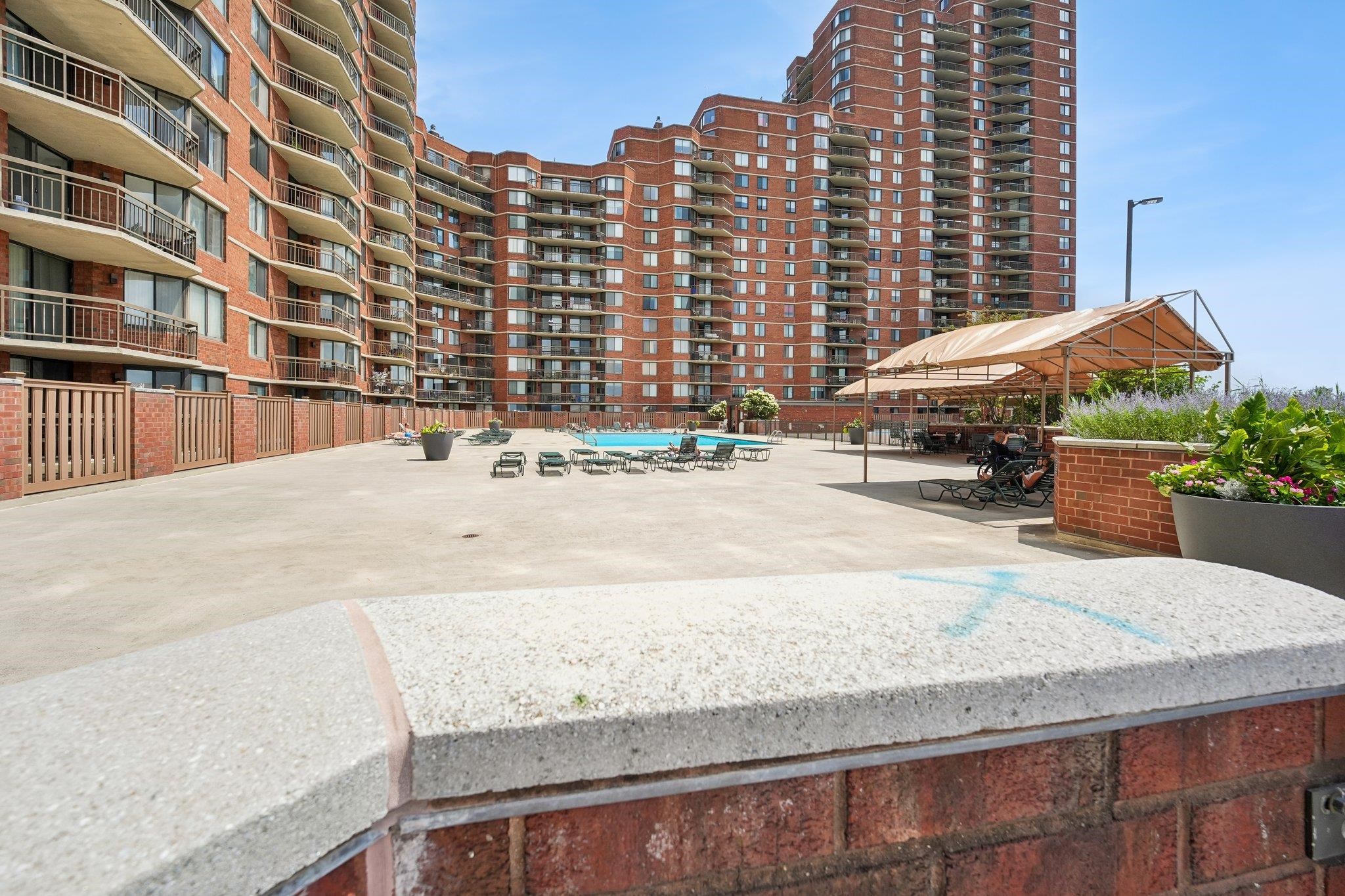 627 HARMON COVE TOWER #627