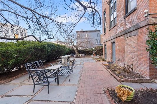 464 CENTRAL AVE #5A