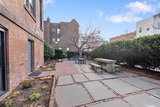 464 CENTRAL AVE #5A