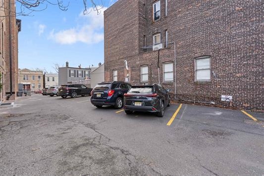 464 CENTRAL AVE #5A