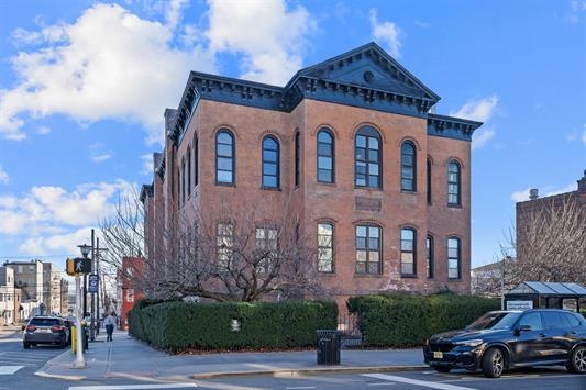 464 CENTRAL AVE #5A