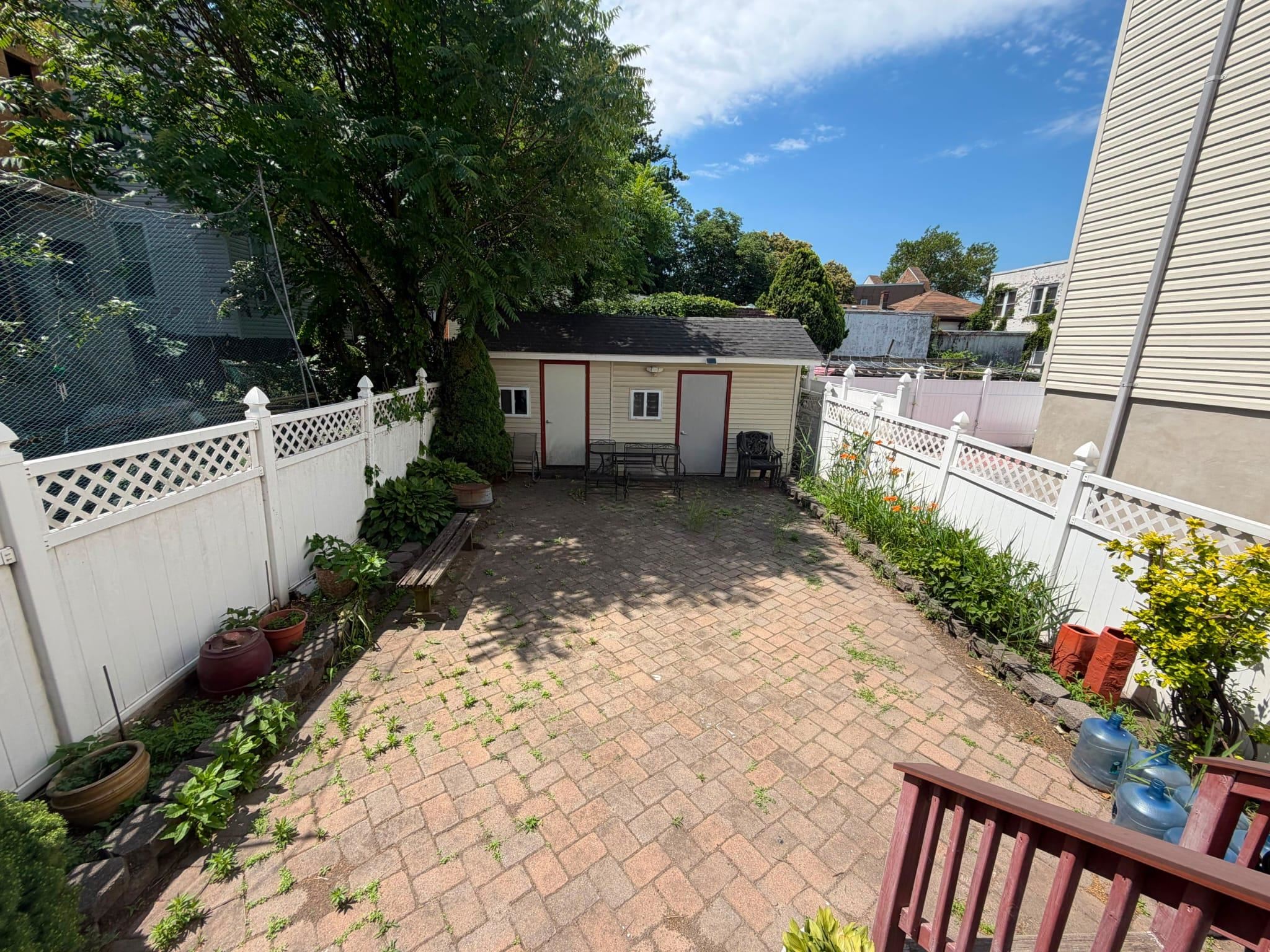 155 LEONARD ST