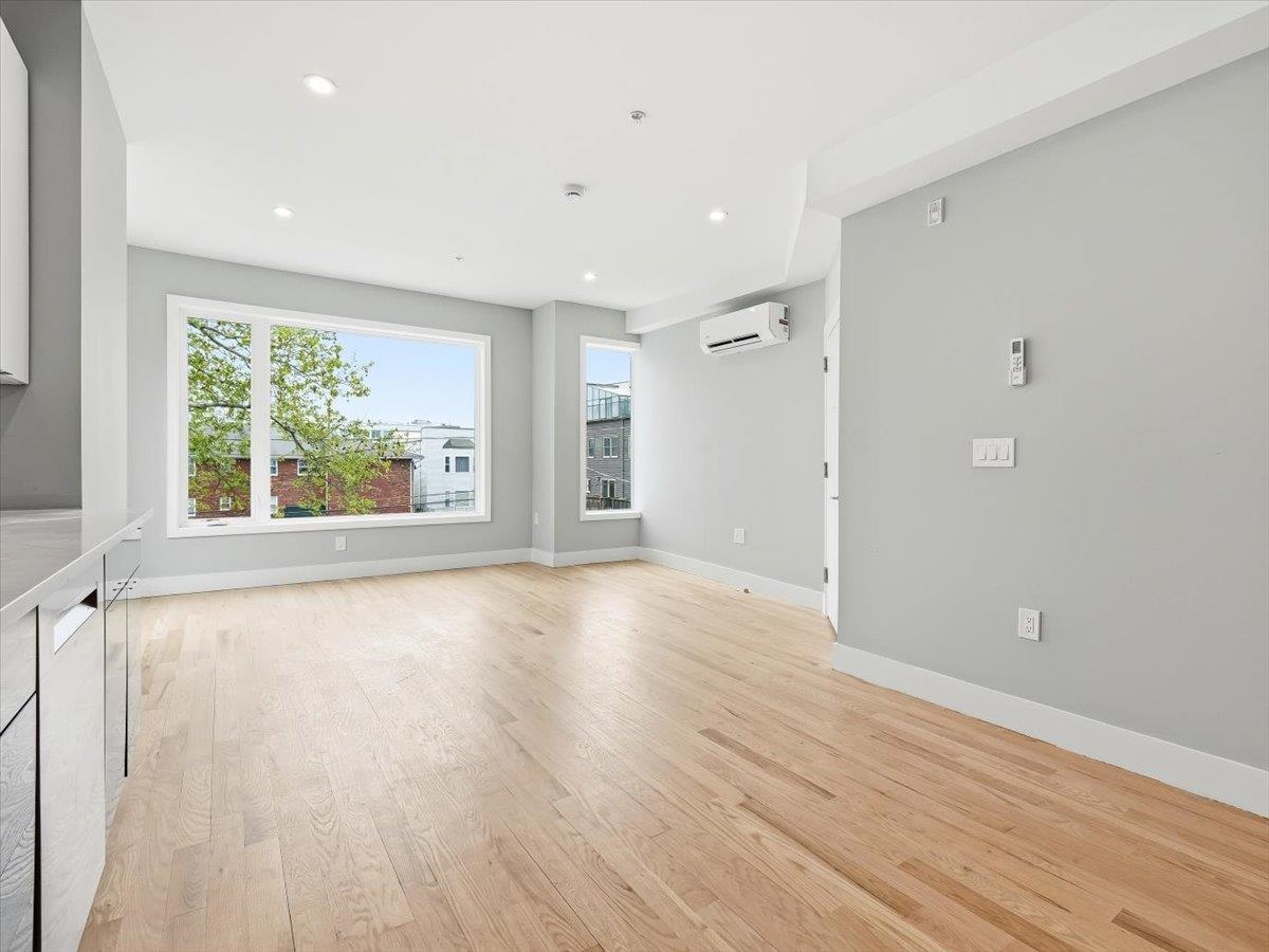 437 OGDEN AVE #2R