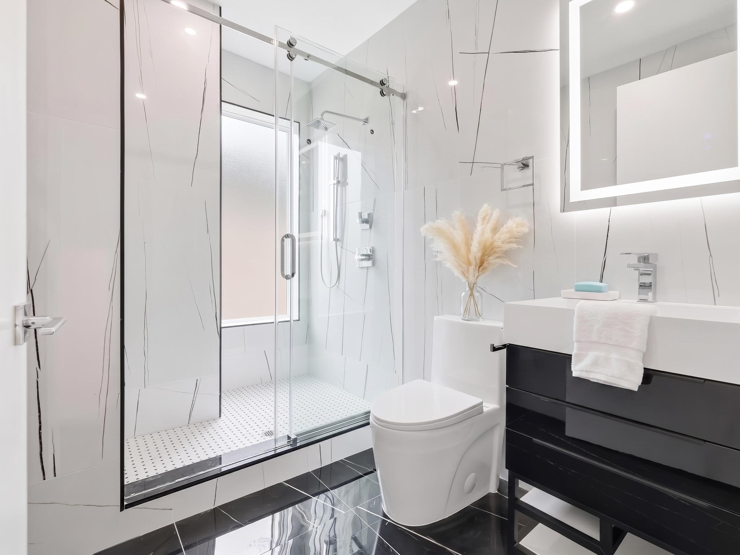 437 OGDEN AVE #2R
