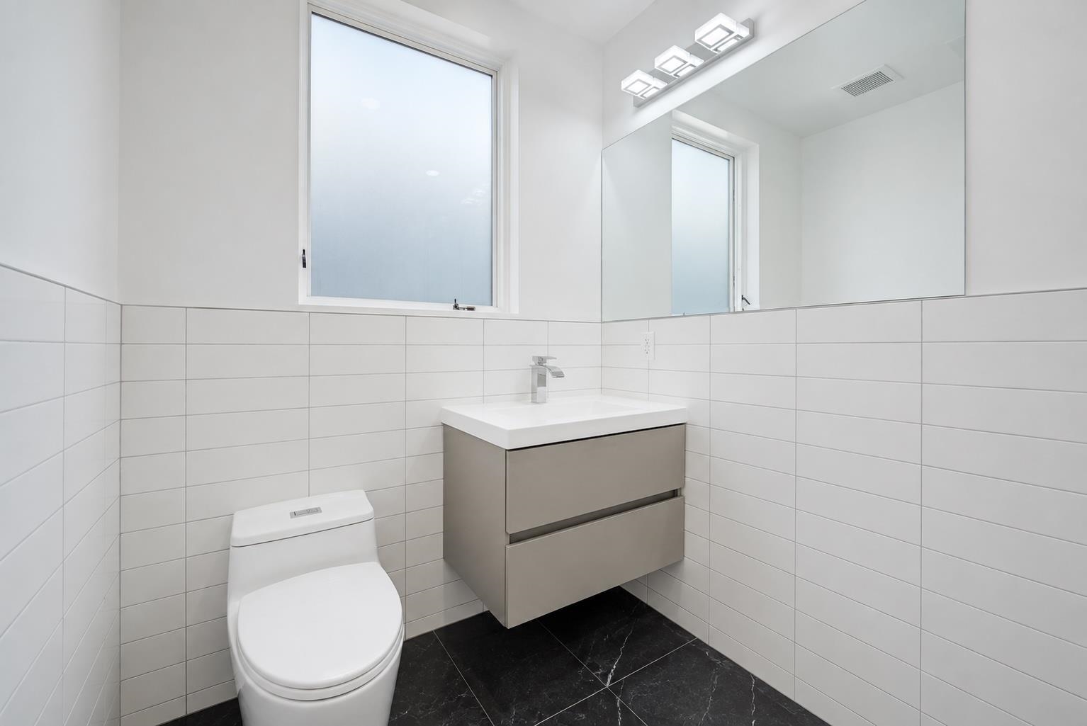 20 VAN NOSTRAND AVE #2