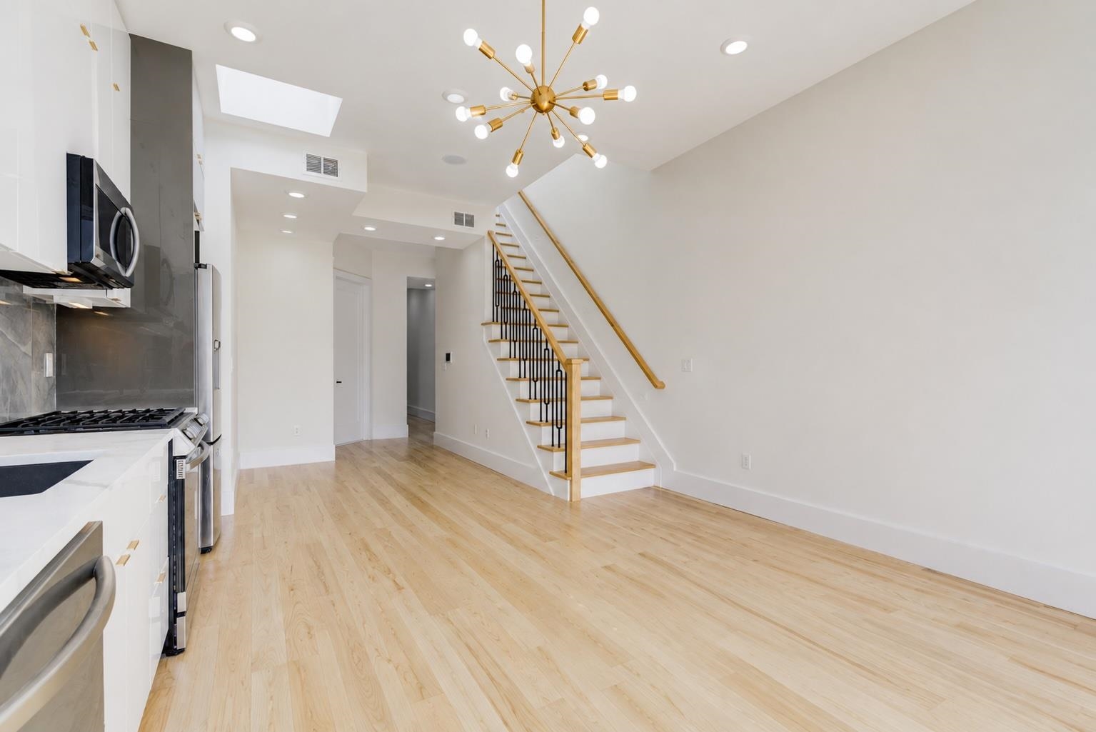 20 VAN NOSTRAND AVE #2
