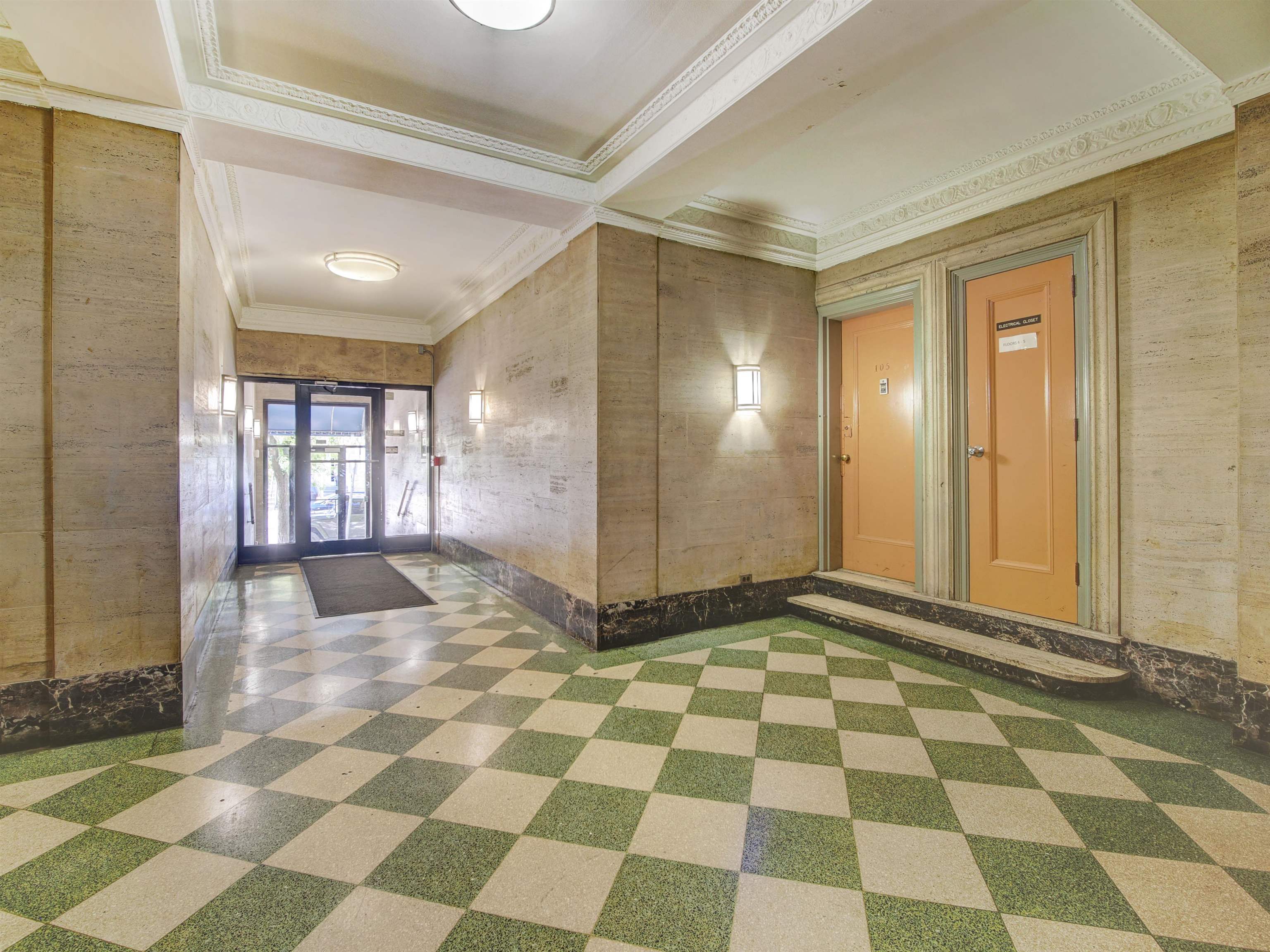260 HARRISON AVE #104