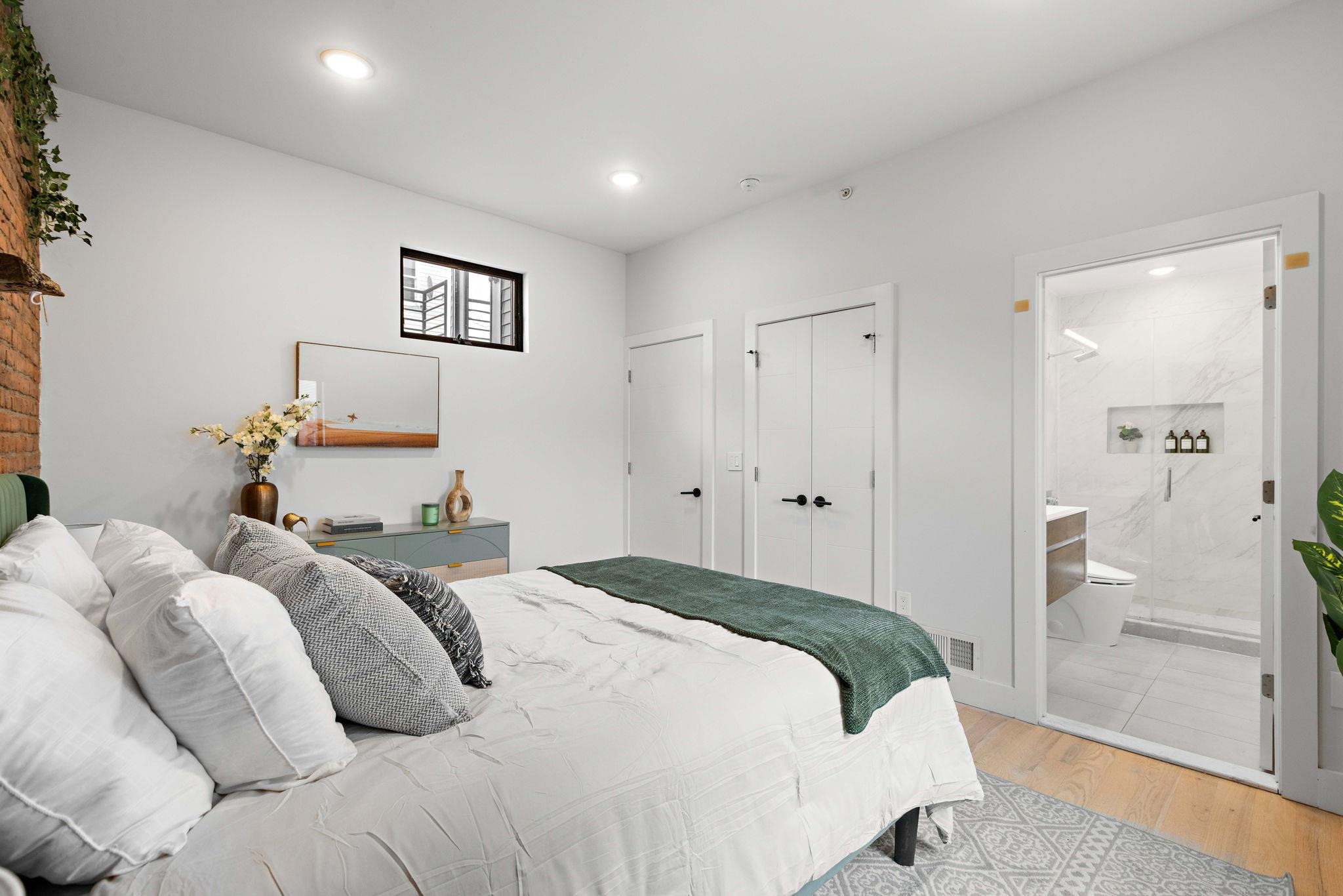 20 JEWETT AVE #1