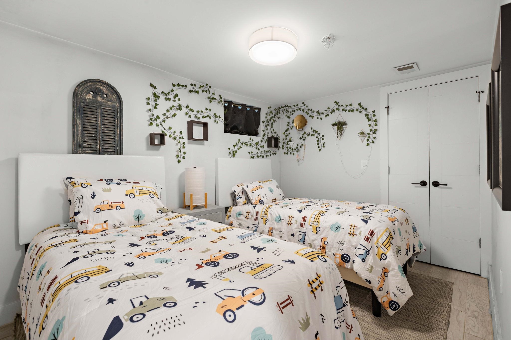 20 JEWETT AVE #1