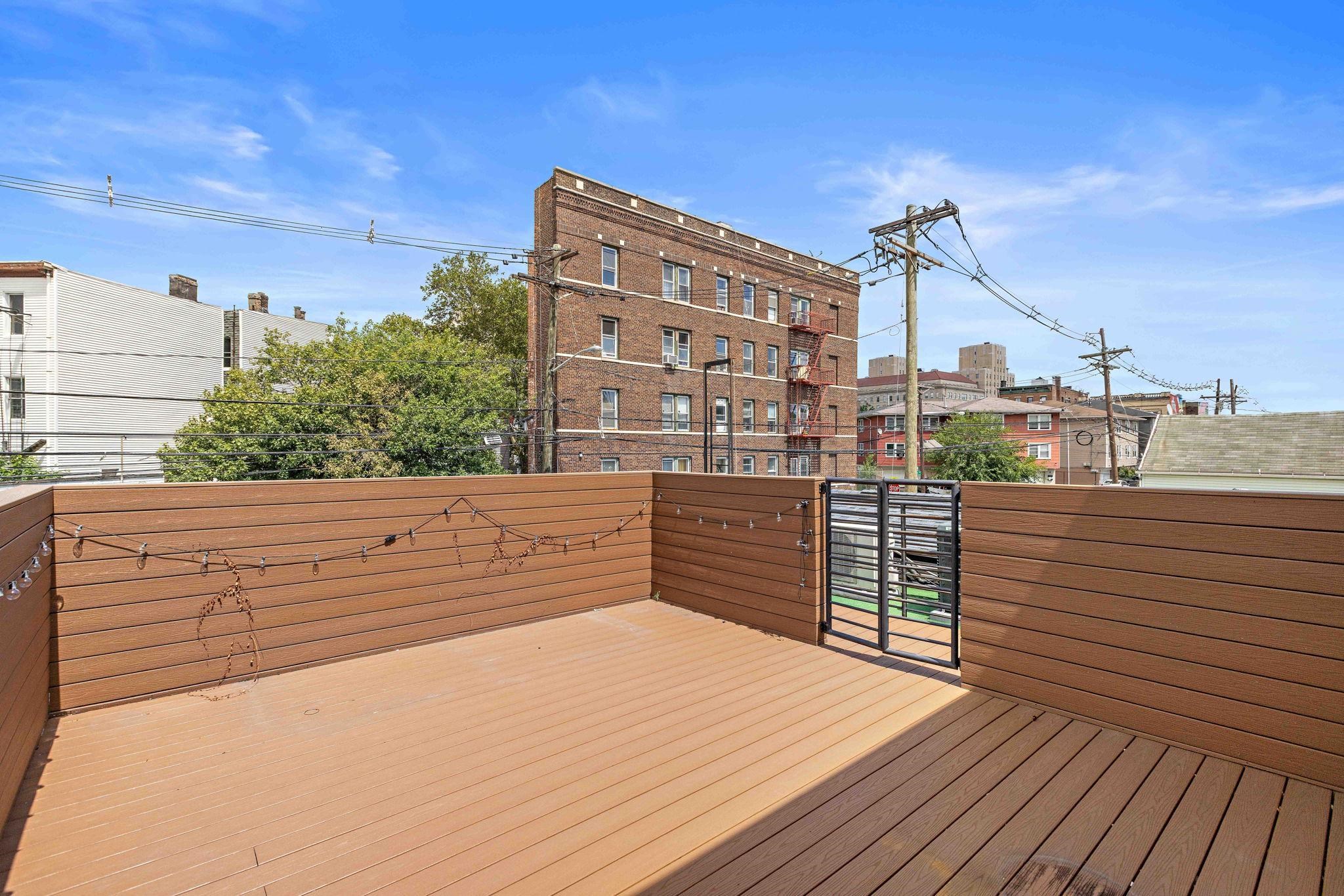 20 JEWETT AVE #1