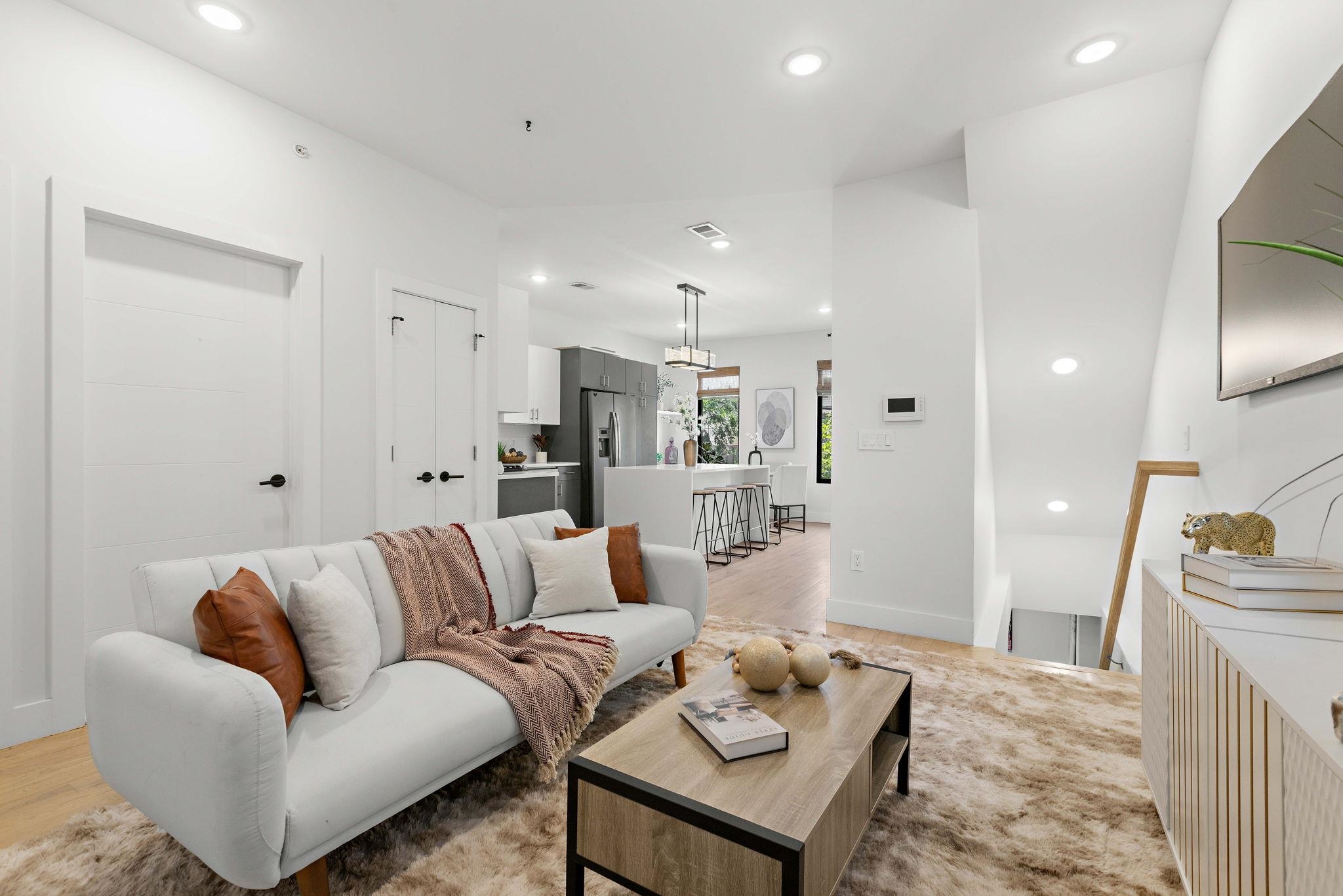 20 JEWETT AVE #1
