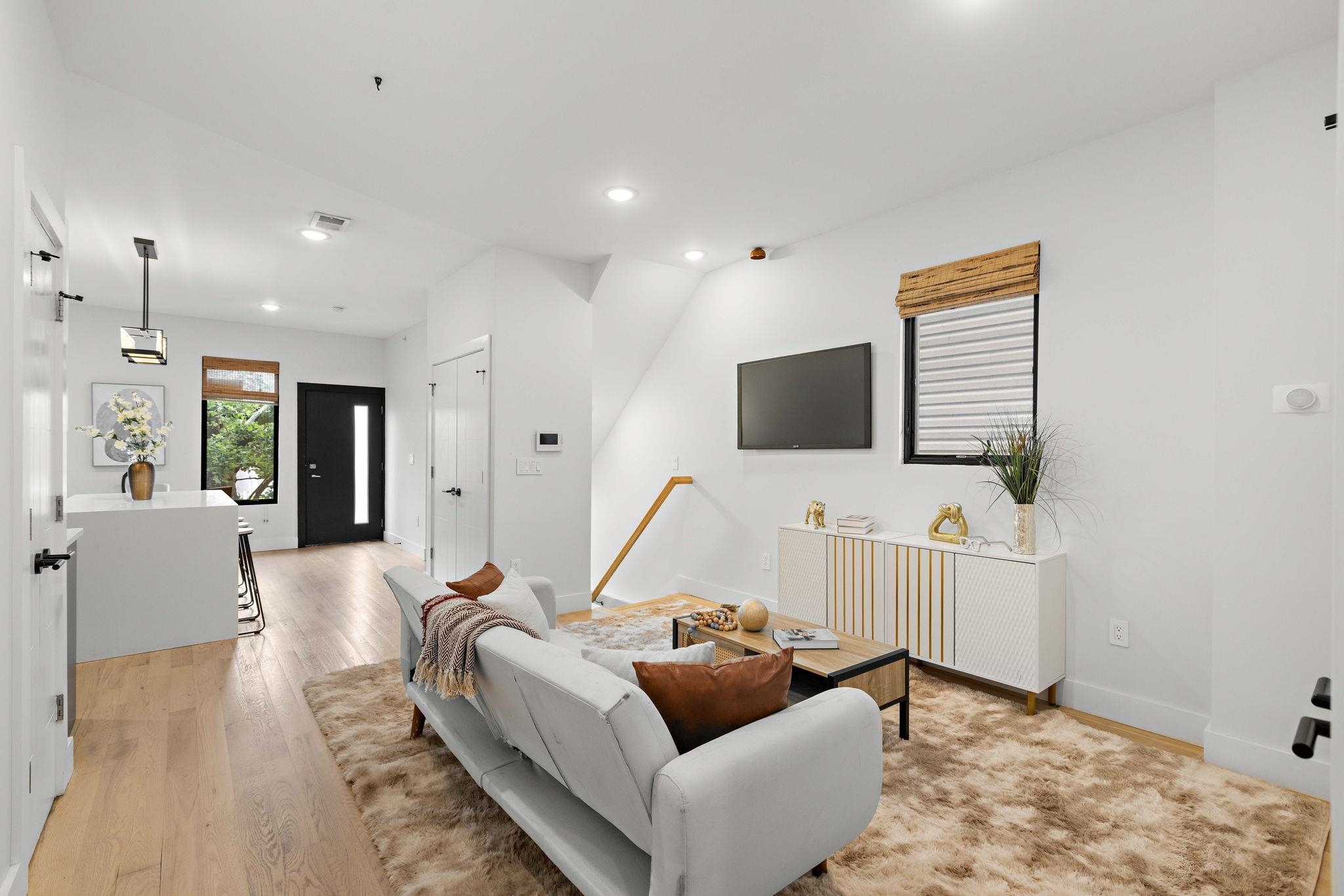 20 JEWETT AVE #1