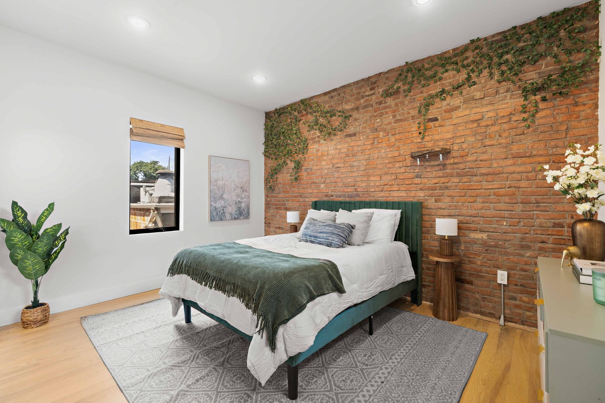 20 JEWETT AVE #1
