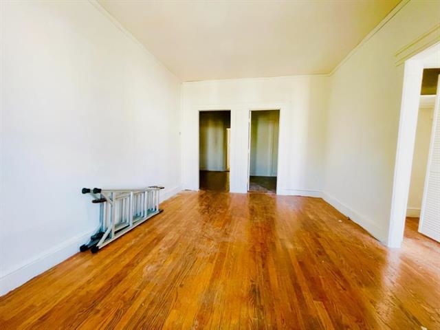 12 VAN WAGENEN AVE