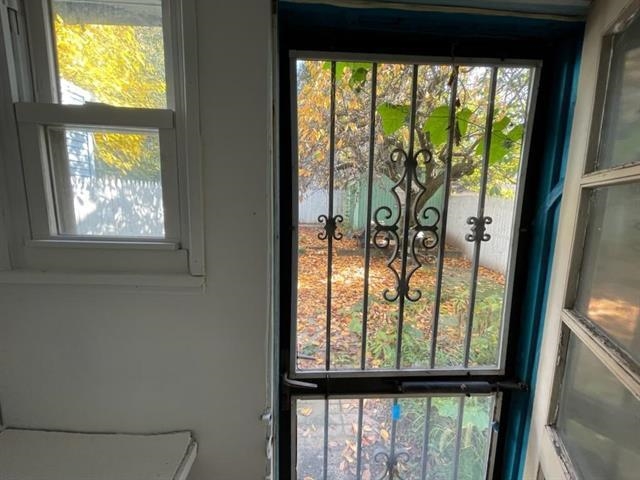 12 VAN WAGENEN AVE