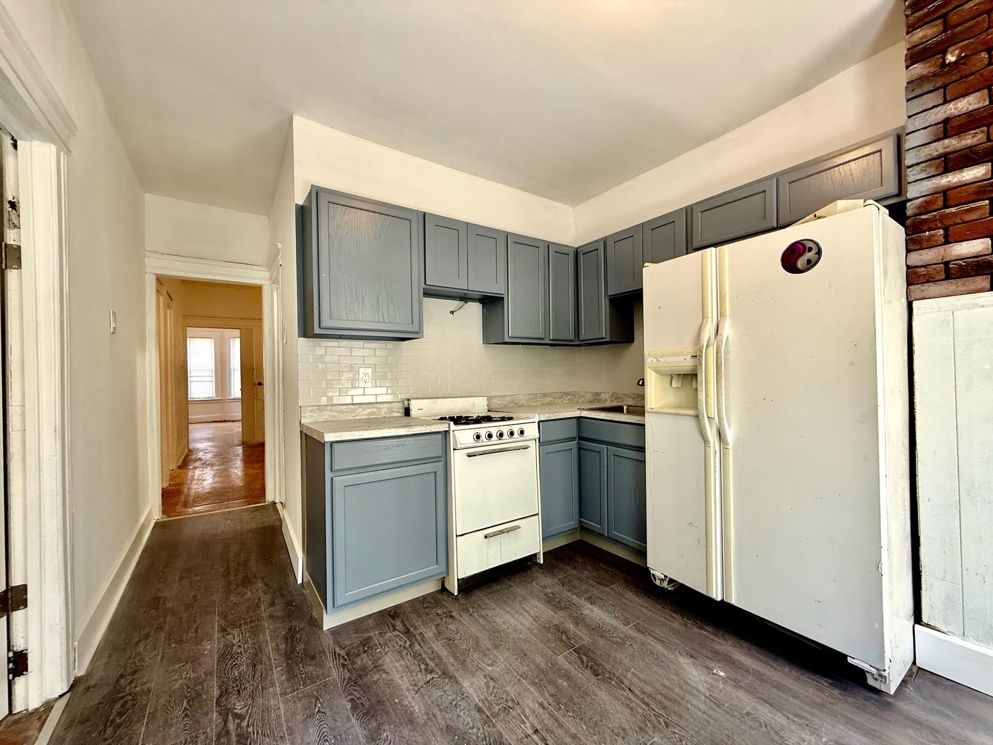 12 VAN WAGENEN AVE