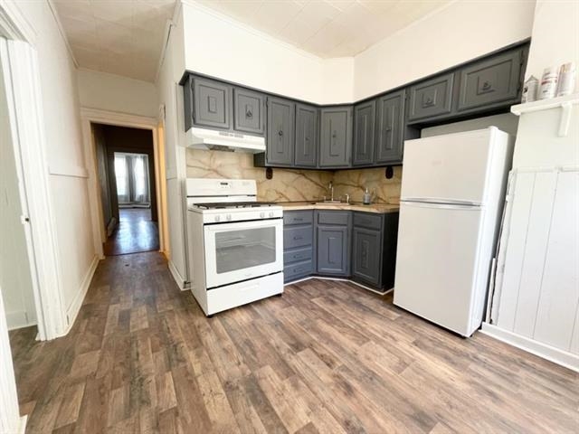 12 VAN WAGENEN AVE