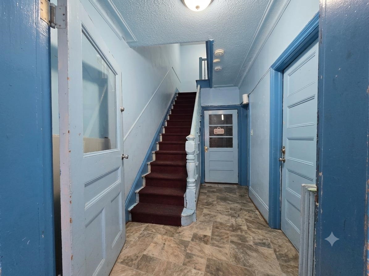 4527 BROWN ST - Photo 5