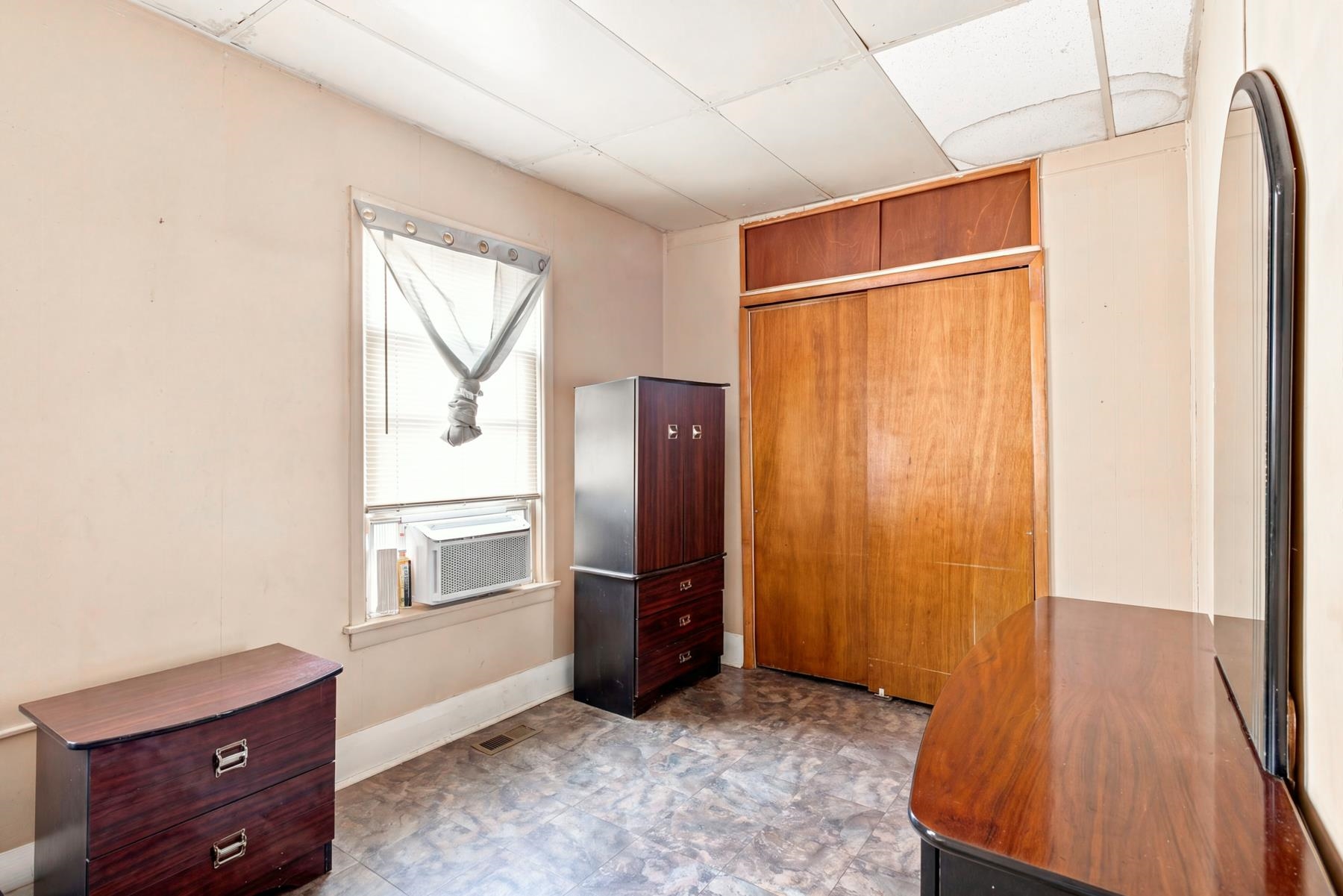 102 CLAREMONT AVE