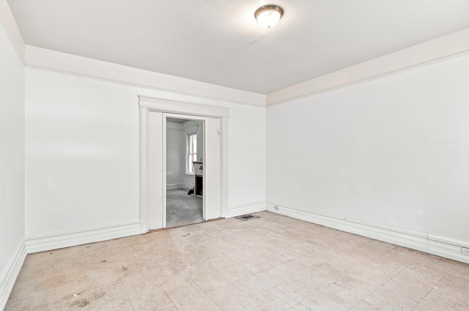 102 CLAREMONT AVE - Photo 4