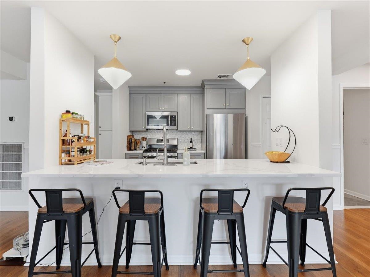 350 7TH ST - Photo 5