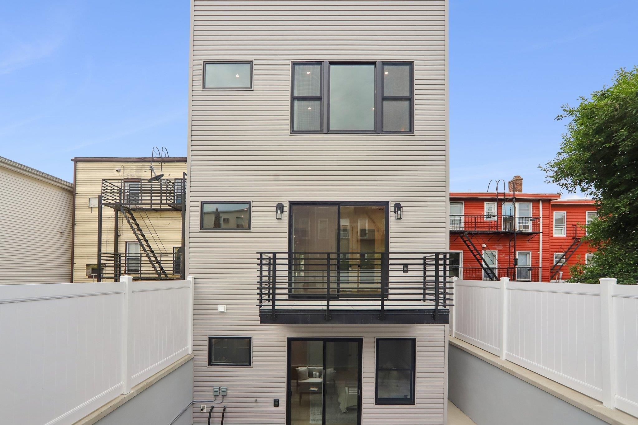 78 ZABRISKIE ST #2