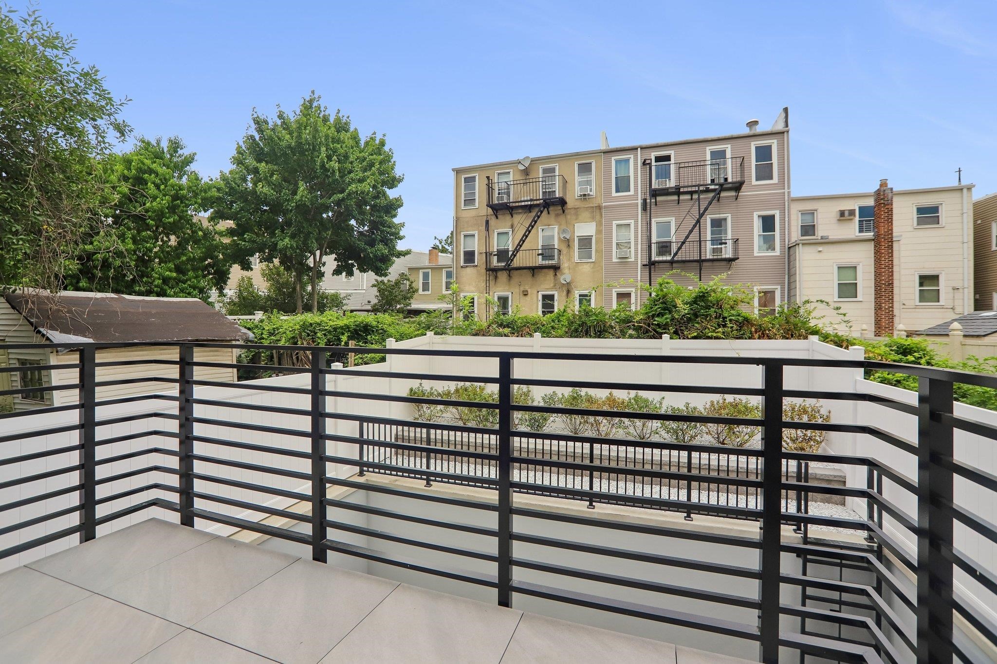 78 ZABRISKIE ST #2