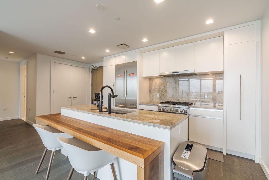 320 ADOLPHUS AVE #503